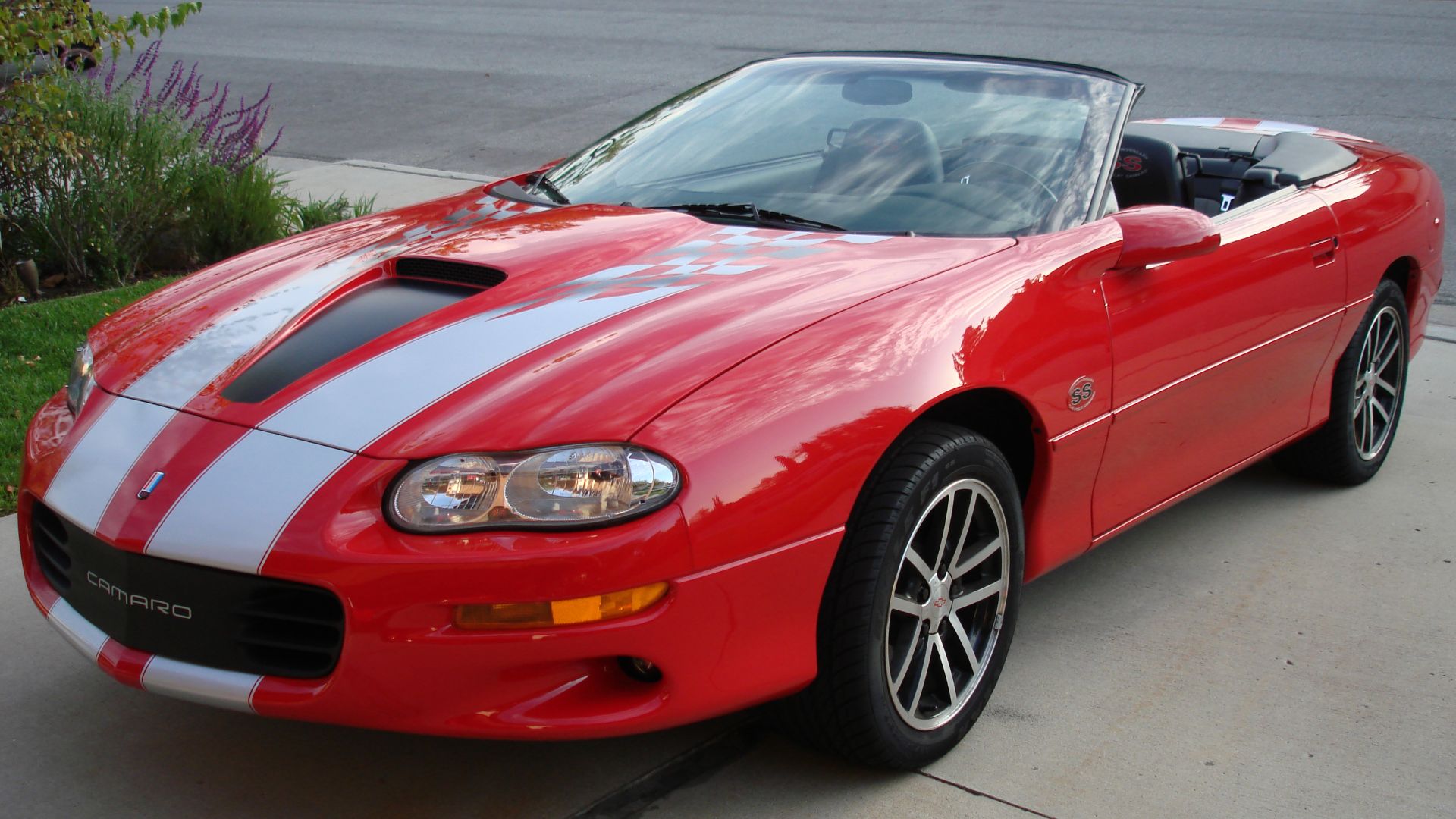 File:2002ChevroletCamaroSS35-001.jpg