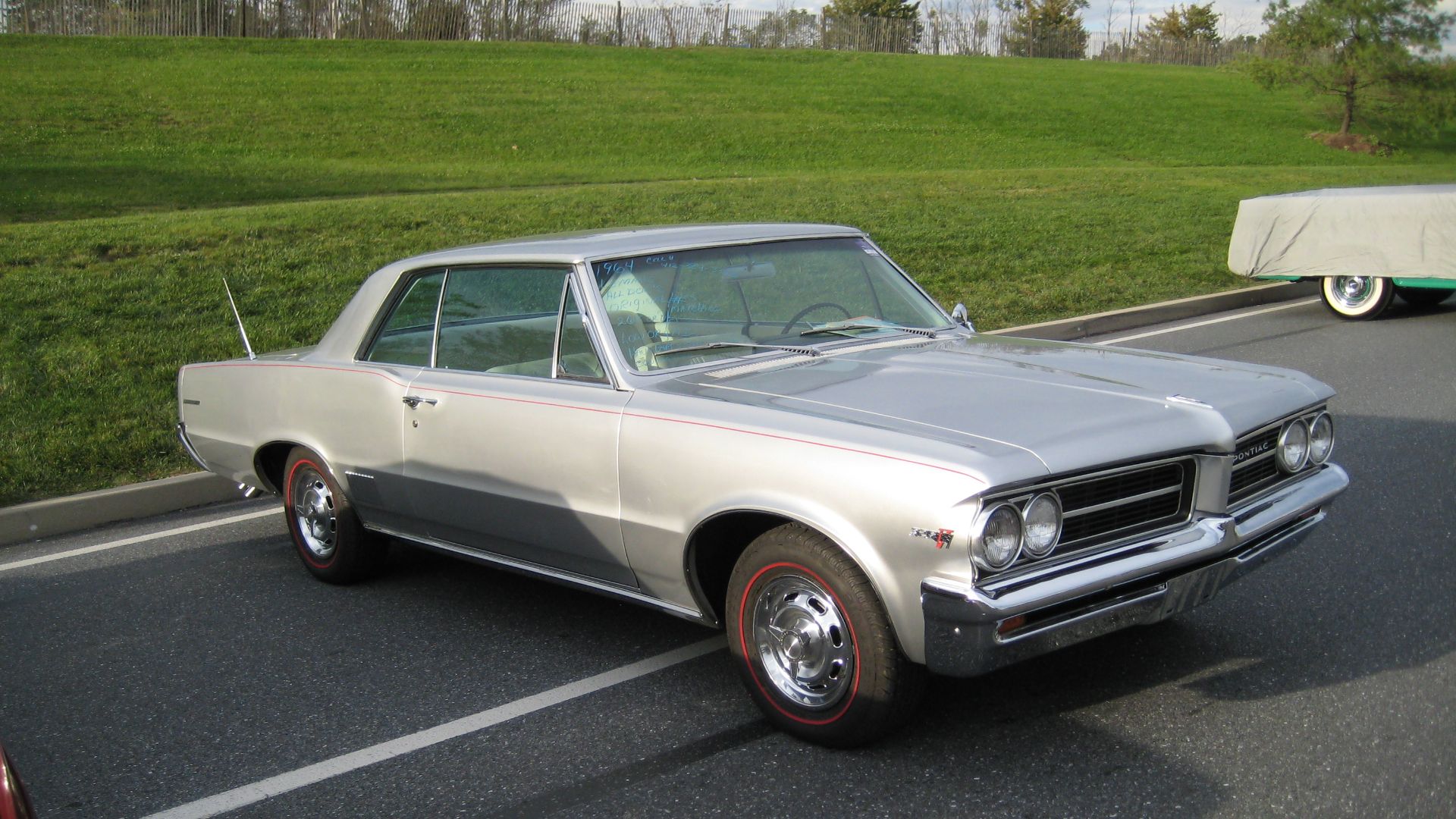 File:1964 Pontiac Tempest LeMans (4363693291).jpg