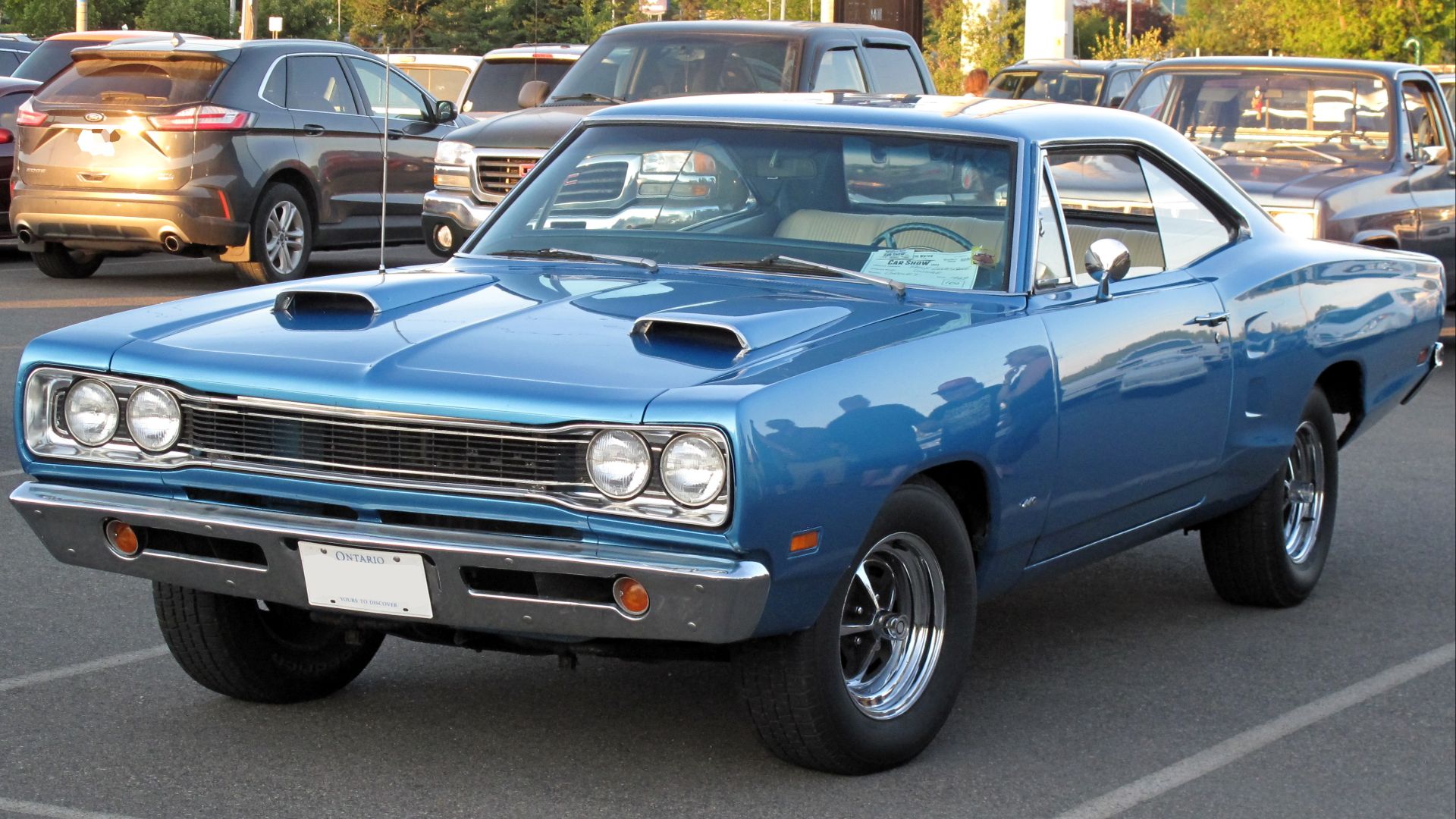 File:1969 Dodge Coronet RT in Bright Blue, Front Left, 07-15-2022.jpg