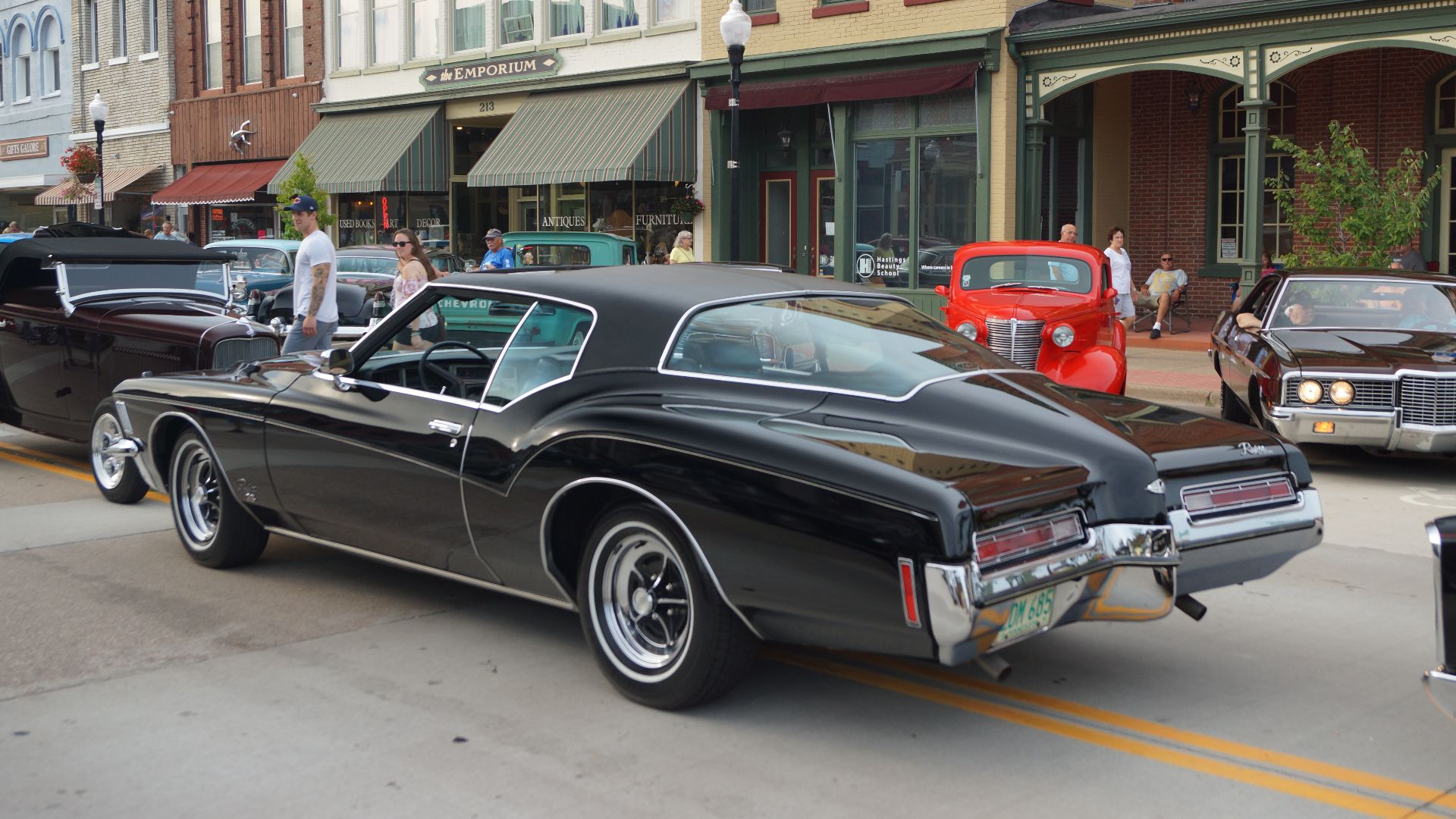 File:1972 Buick Riviera (37289777492).jpg