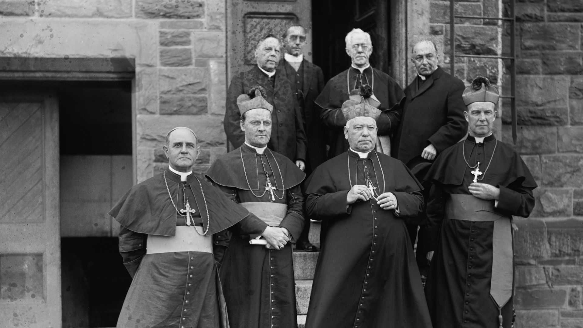 File:Catholic Priests group, 9-27-22 LCCN2016846757.jpg