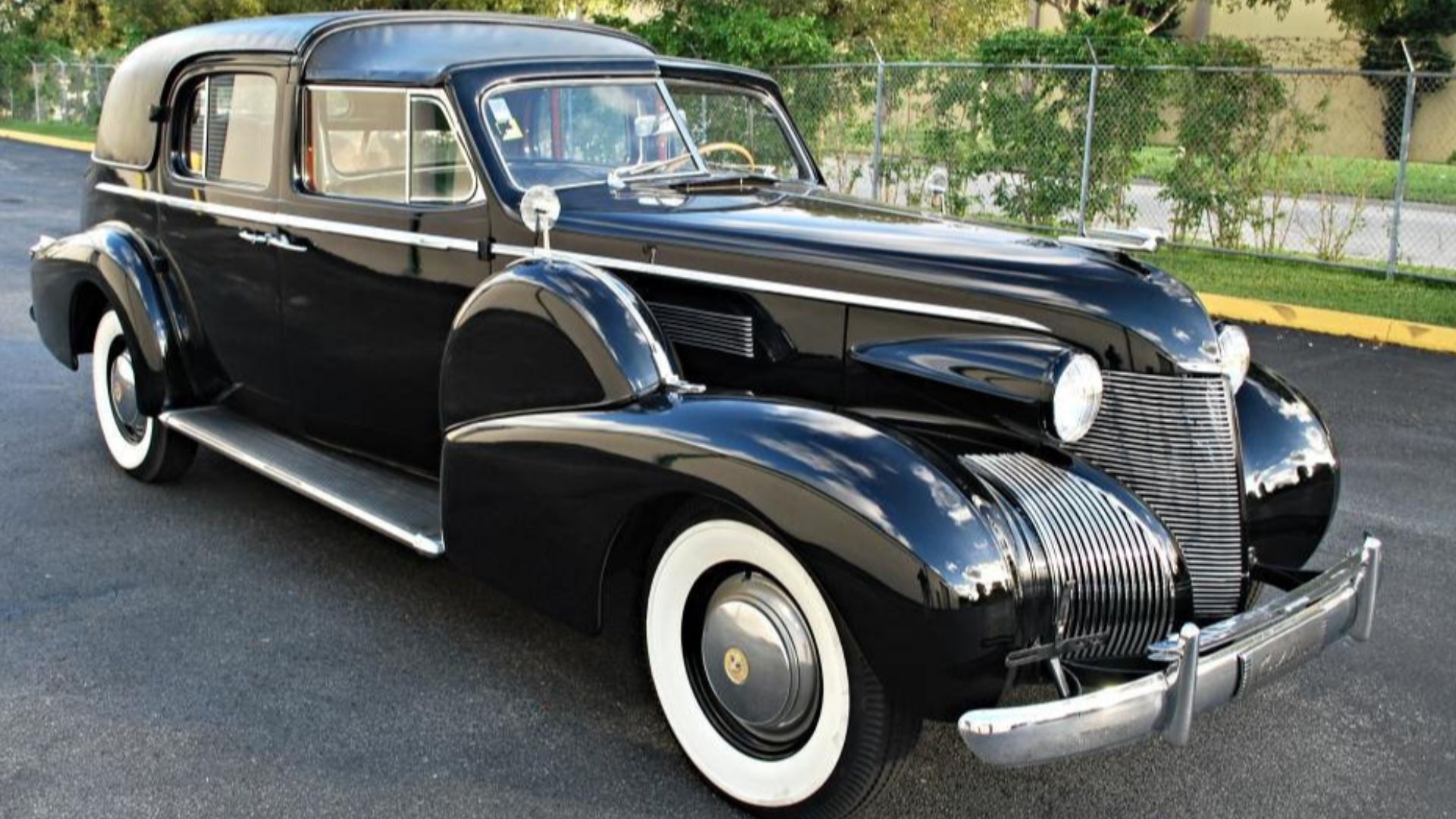 File:1939 Cadillac Series 75 Town car Limousine (13327289595).jpg