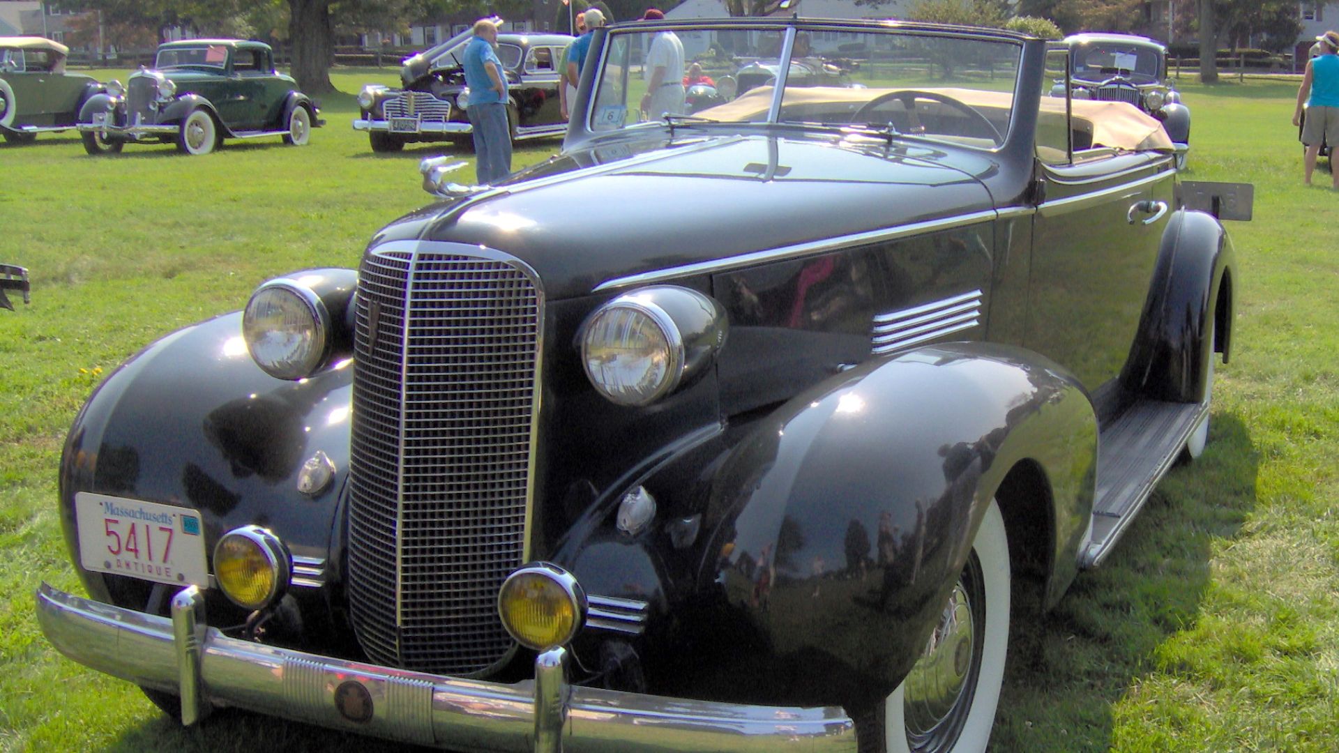 File:1937 Cadillac Series 70 convertible coupe.JPG