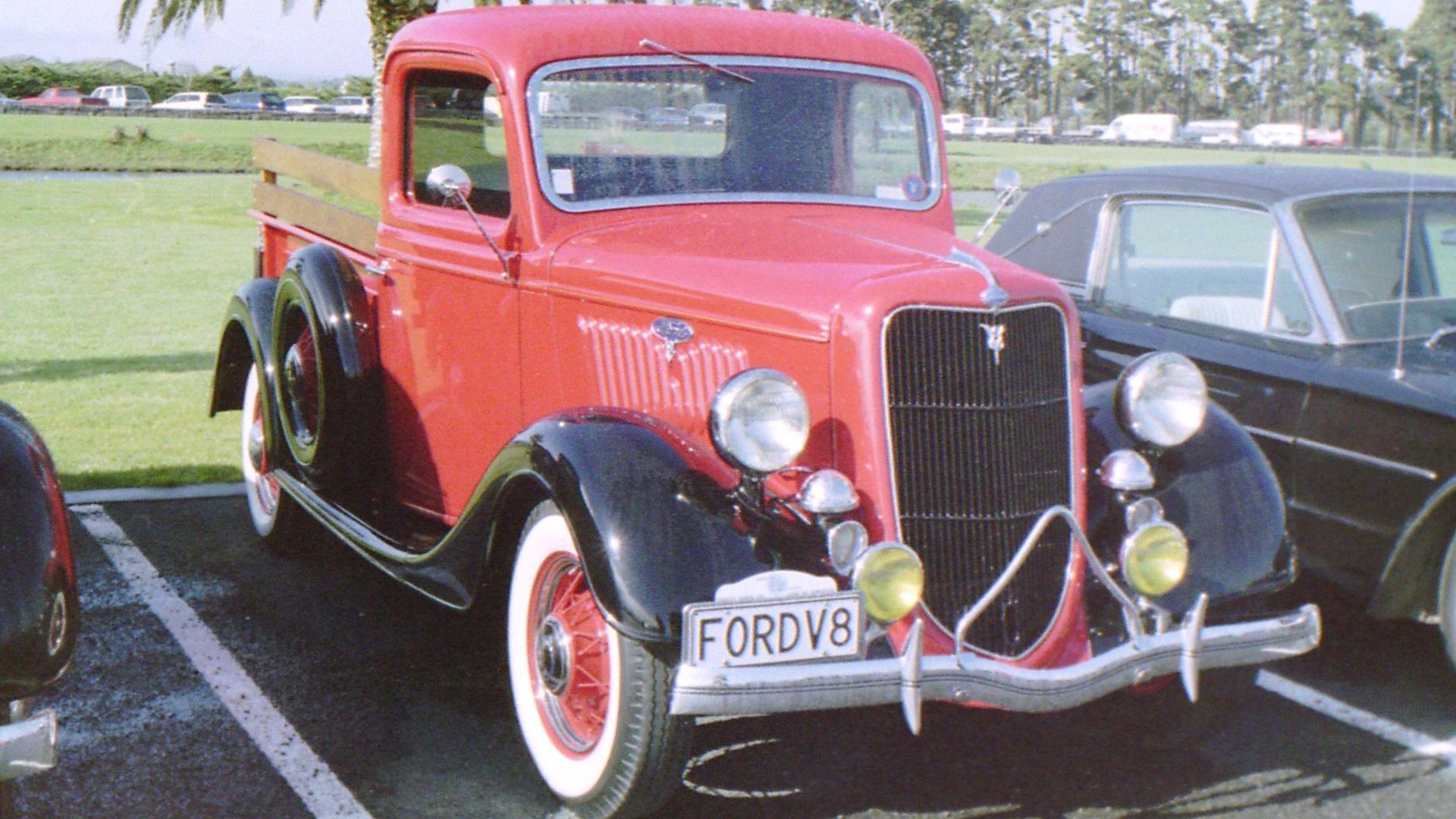 File:1935 Ford V8 Pick up (8362759981).jpg