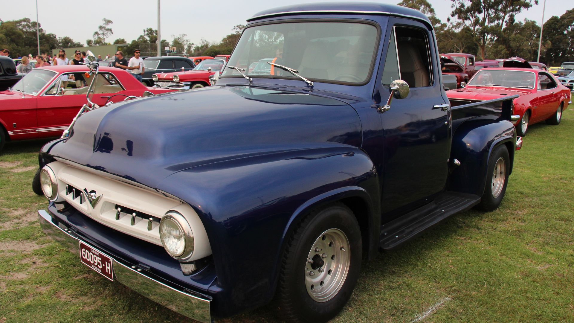 File:1953 Ford F-100 Deluxe Cab Pickup (28865516362).jpg