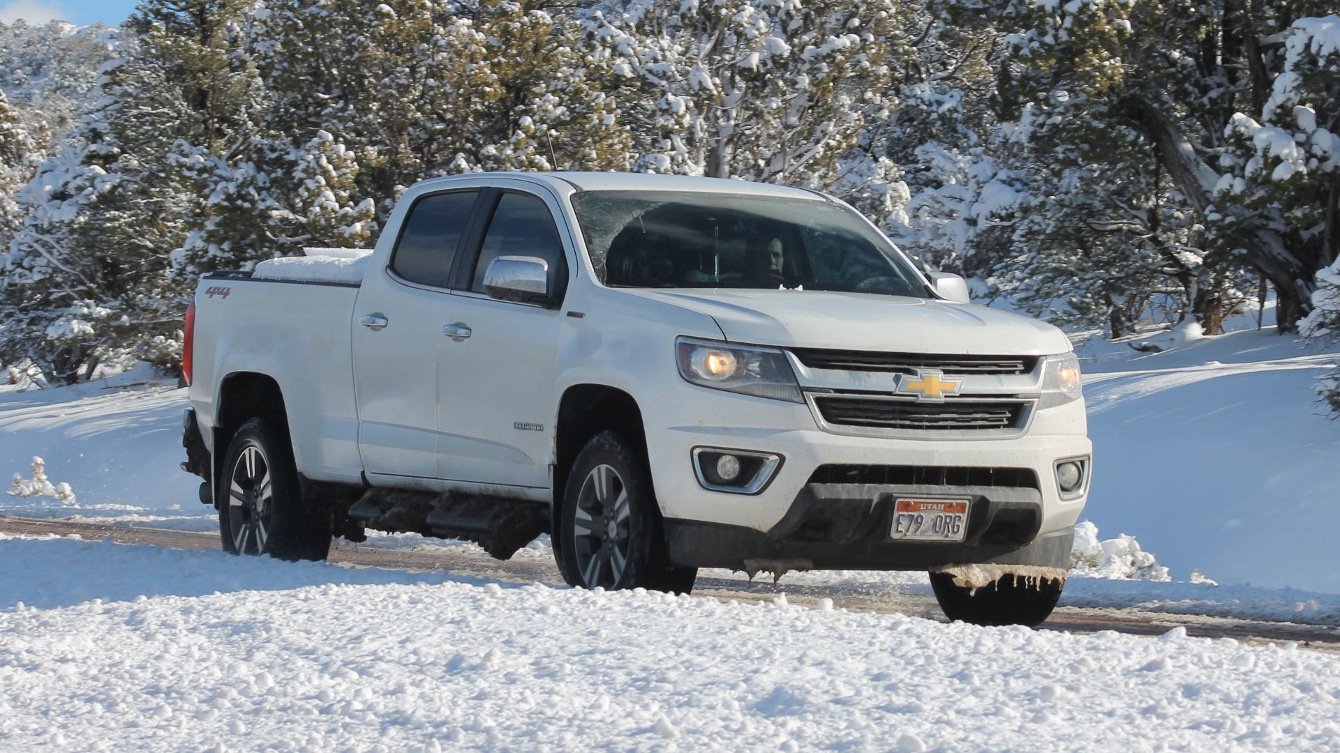 File:Second Gen chevrolet Colorado on Snowy Mountain.jpg