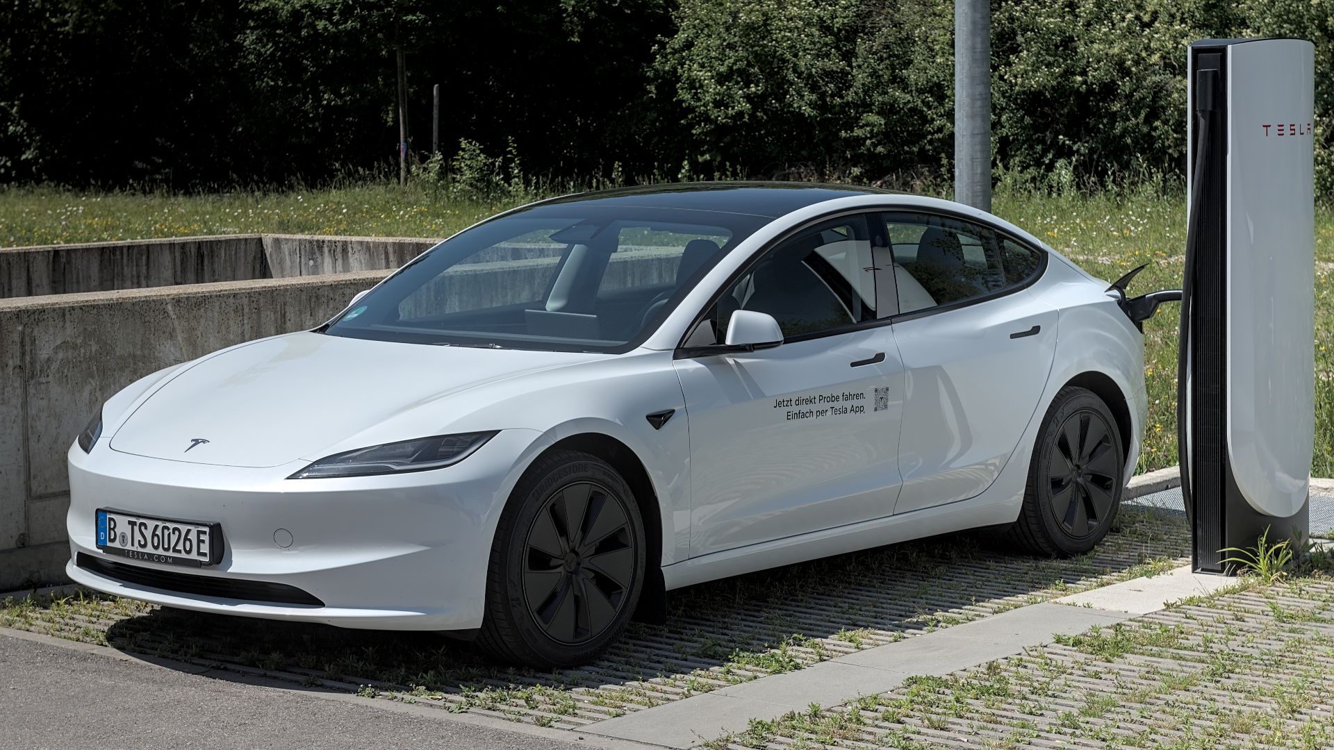 File:Tesla Model 3 (2023) MYLE Festival 2025 DSC 9556.jpg