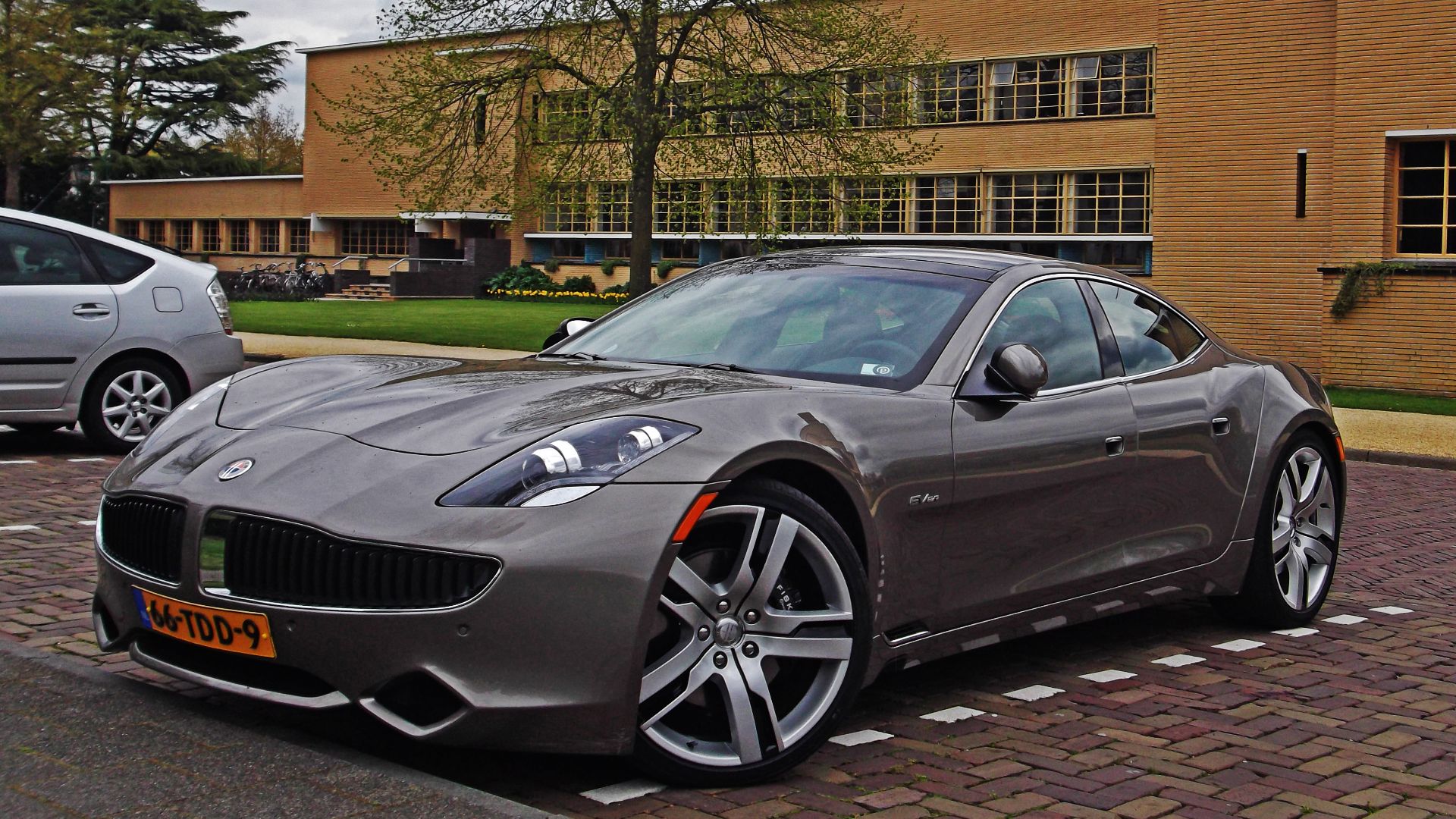 File:Fisker Karma (17127738039).jpg