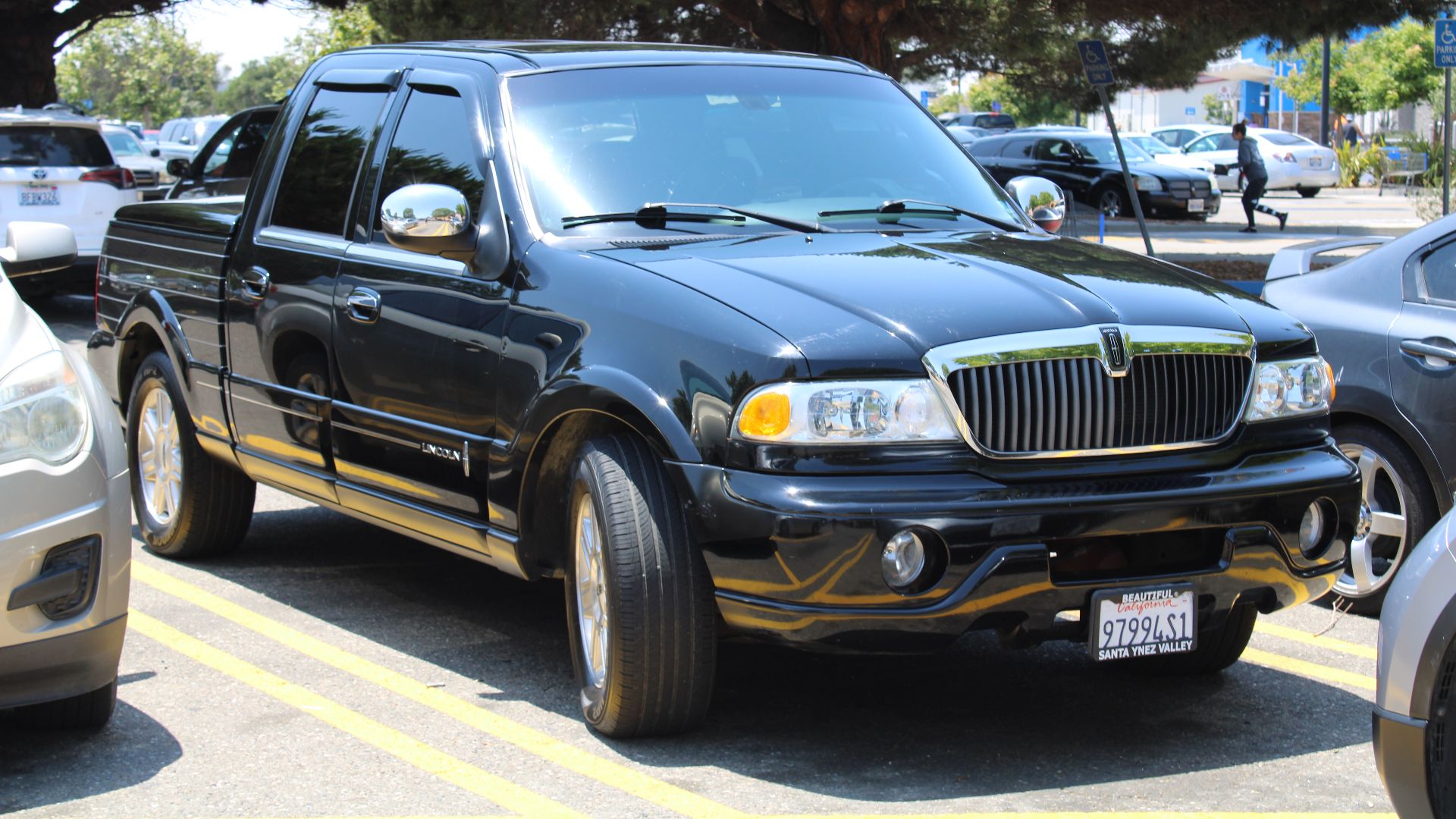 File:Lincoln Blackwood 1.jpg