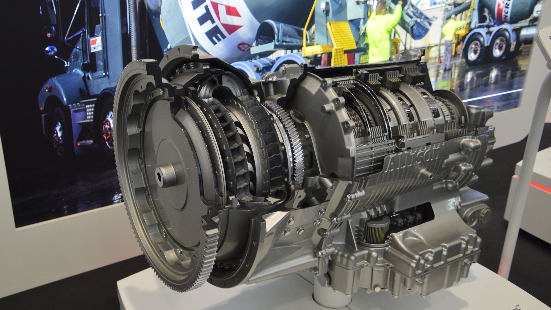 File:Allison 4000 Series 6-gear transmission.jpg