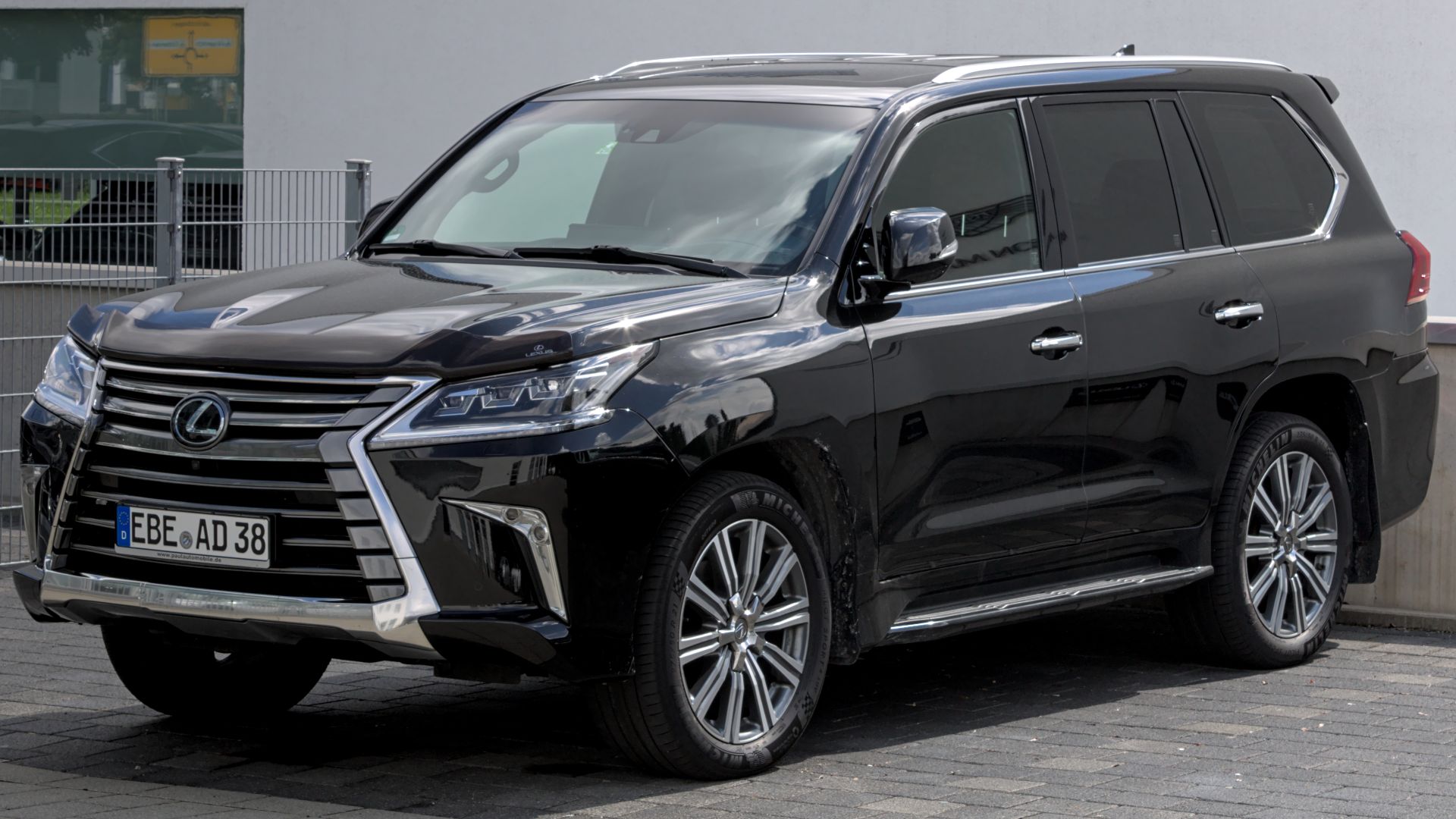 File:Lexus LX 570 (URJ201W) IMG 4913.jpg