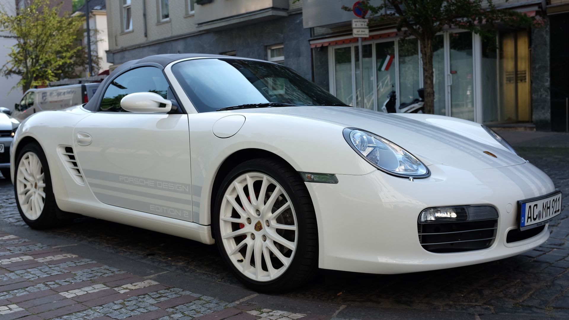 File:Porsche 987 Boxster Design Edition 2.jpg