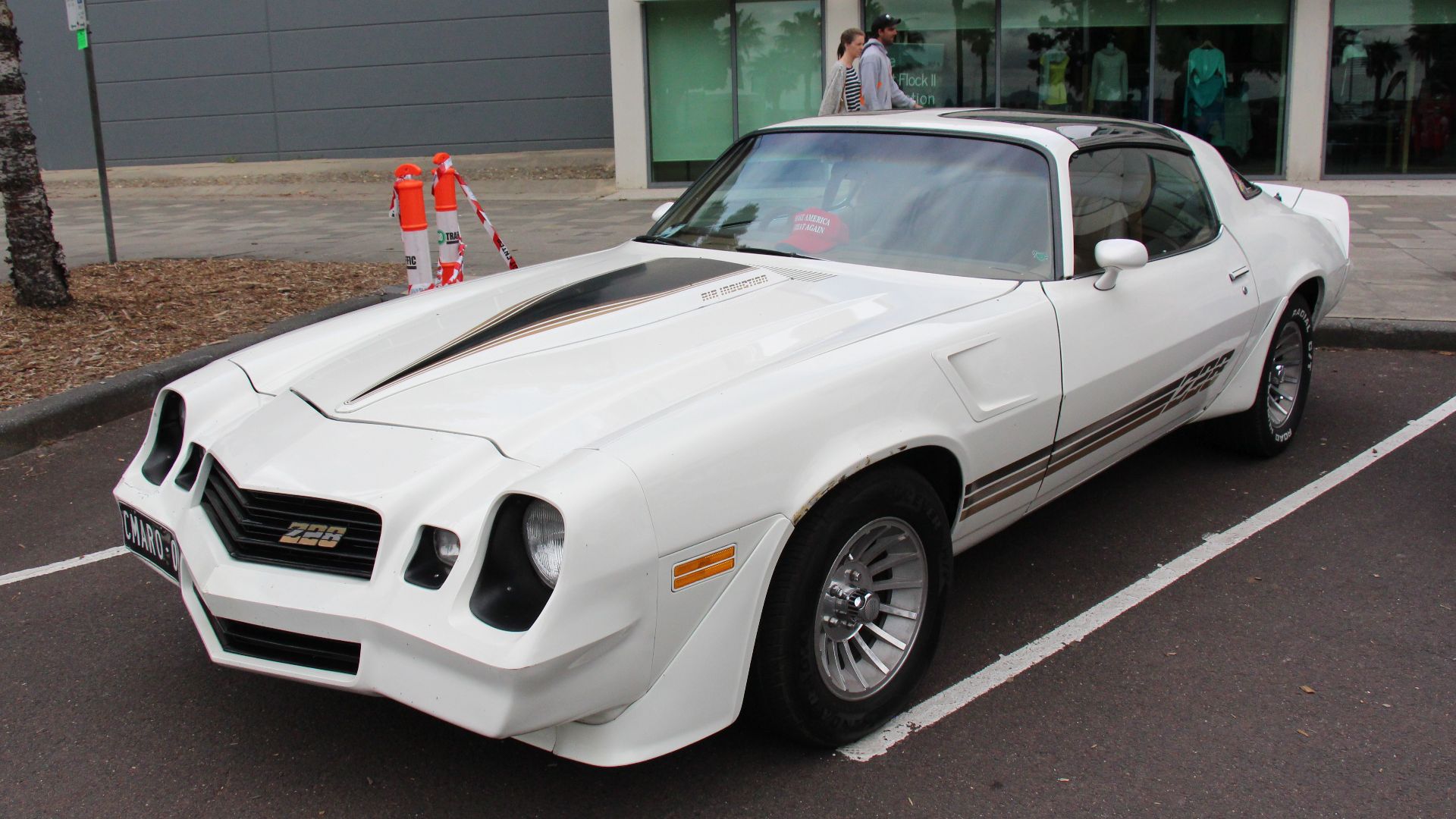 File:1981 Chevrolet Camaro Z28 Coupe (31233769382).jpg