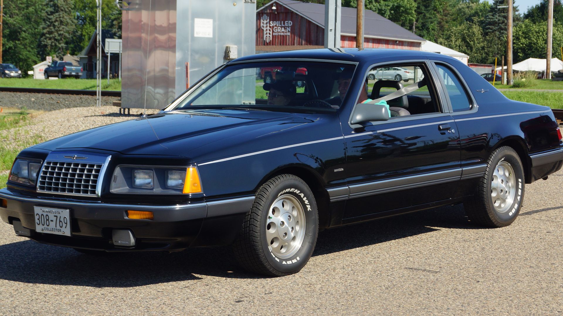 File:1984 Ford Thunderbird; Annandale, MN (42362510175).jpg