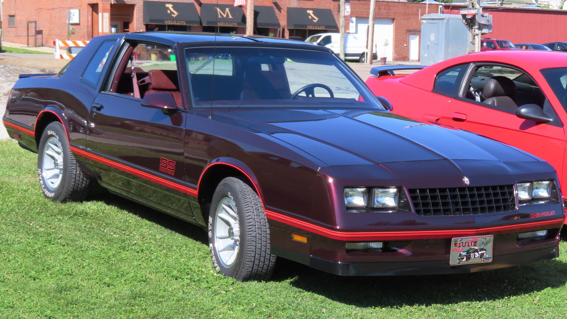 File:1987 Chevrolet Monte Carlo SS Aero Coupe, front right, 07-01-2024.jpg