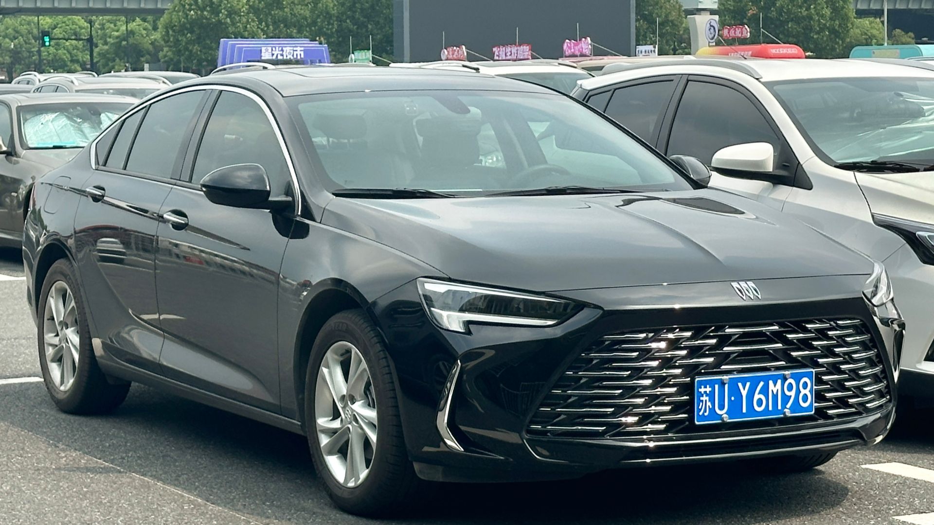 File:Buick Regal VI second facelift 001.jpg