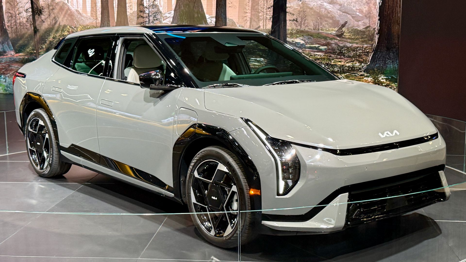 File:2026 Kia EV4 - 01.jpg