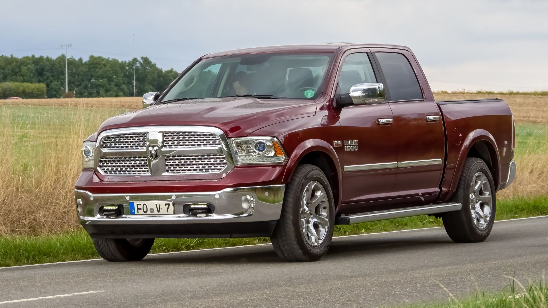 File:Leimershof US-Car-Treffen Ram 1500 Hemi Laramie -20220911-RM-153927.jpg