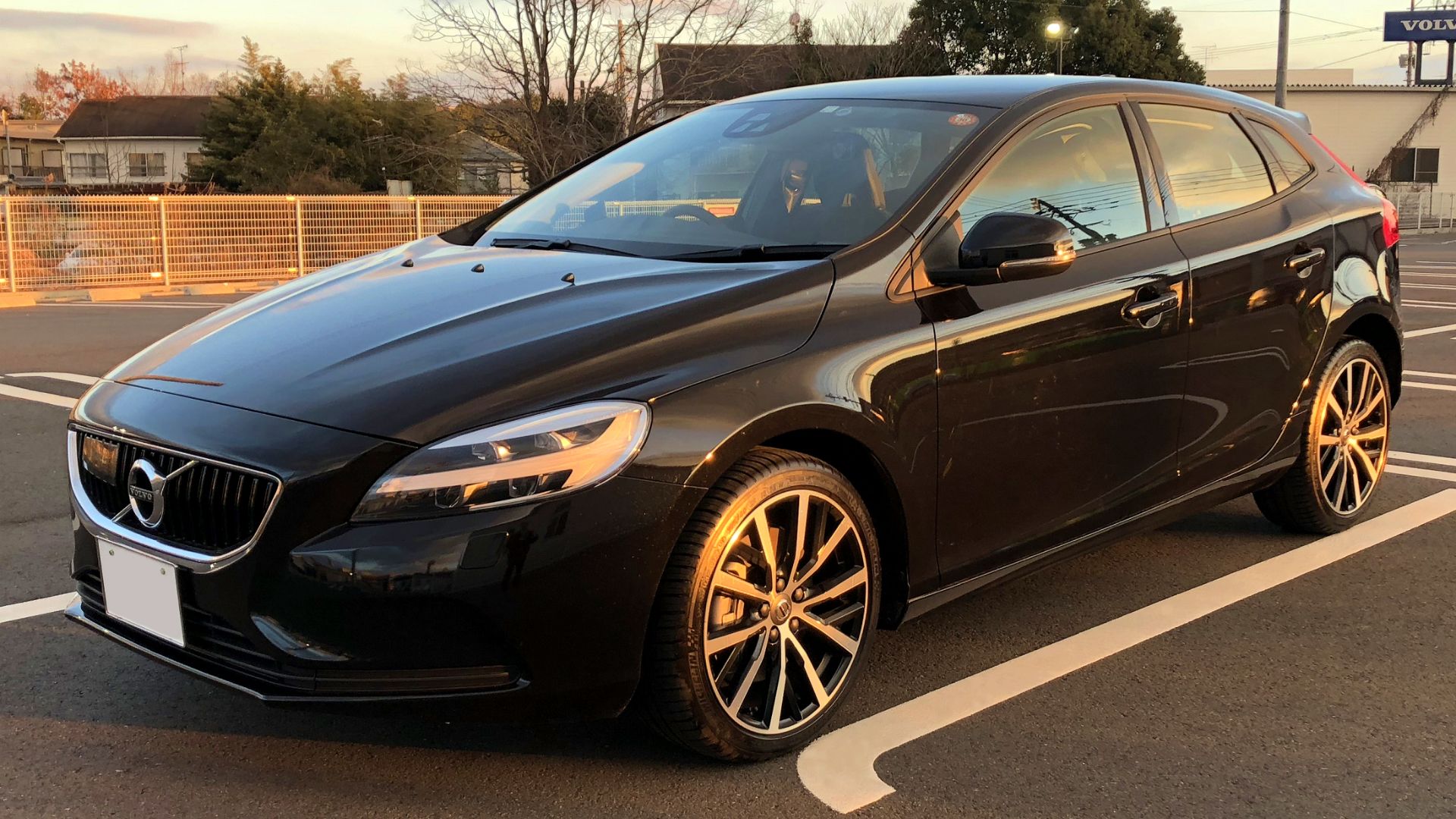 File:VOLVO V40 D4 Dynamic Edition.jpg