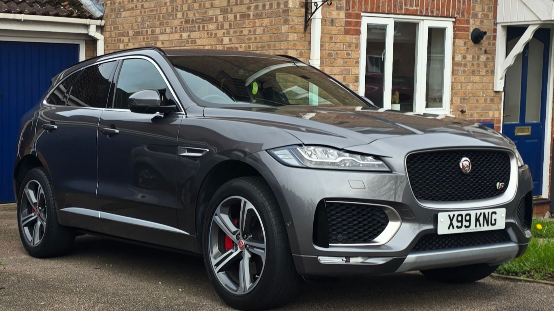 File:2016 Jaguar F-Pace S V6 D AWD Auto.jpg