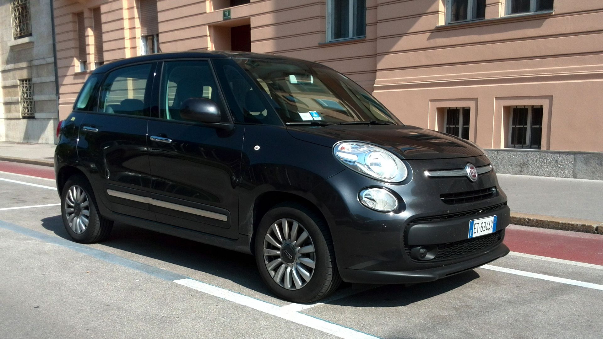File:Fiat 500L in Ljubljana.jpg