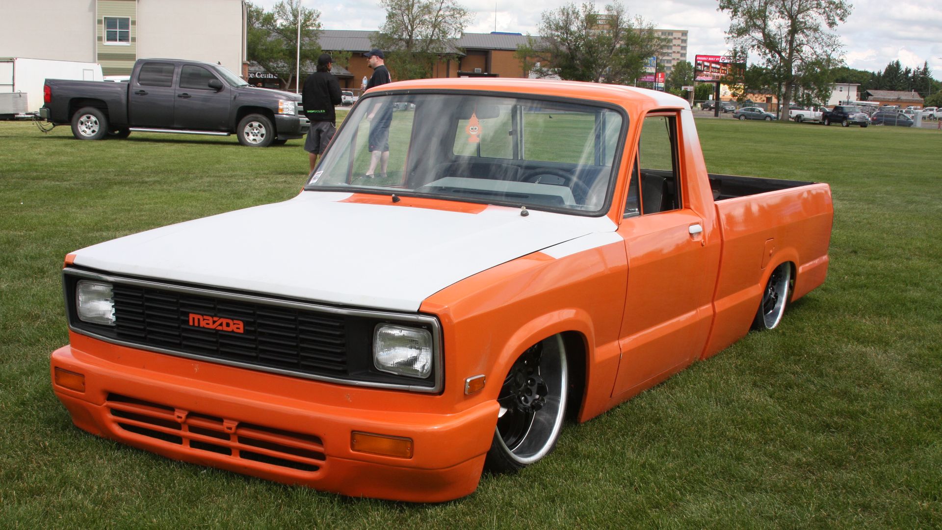 File:1983 Mazda B2000 (9297904918).jpg