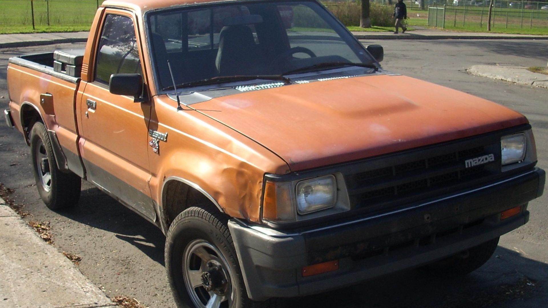 File:'86-'89 Mazda B2600i 4x4 Regular Cab With Short Bed.jpg