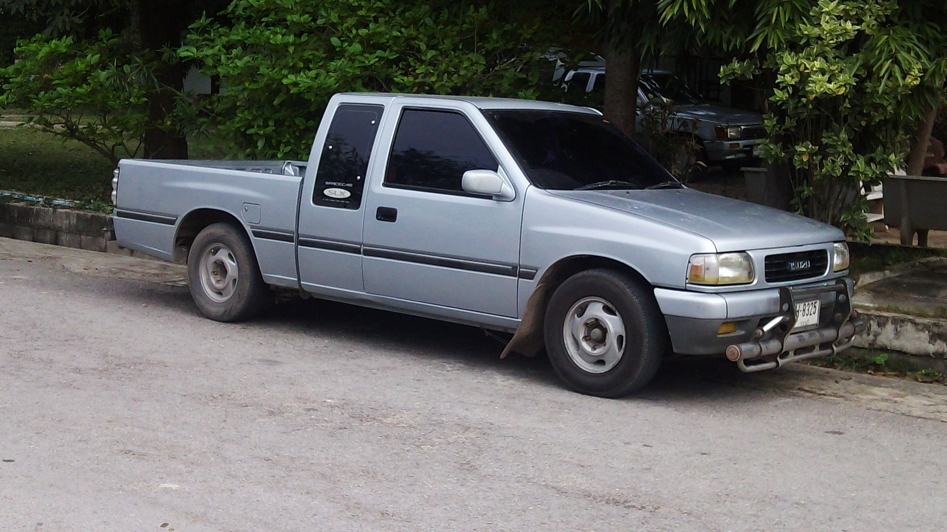 File:Isuzu Spacecab SLX in Thailand 02.jpg
