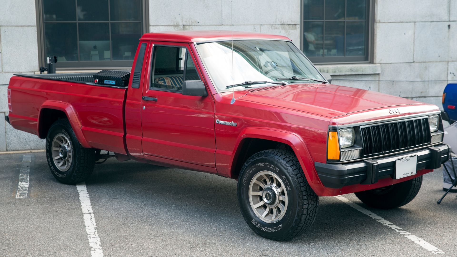 File:1989 Jeep Comanche Pioneer 2WD in Colorado Red, front right.jpg