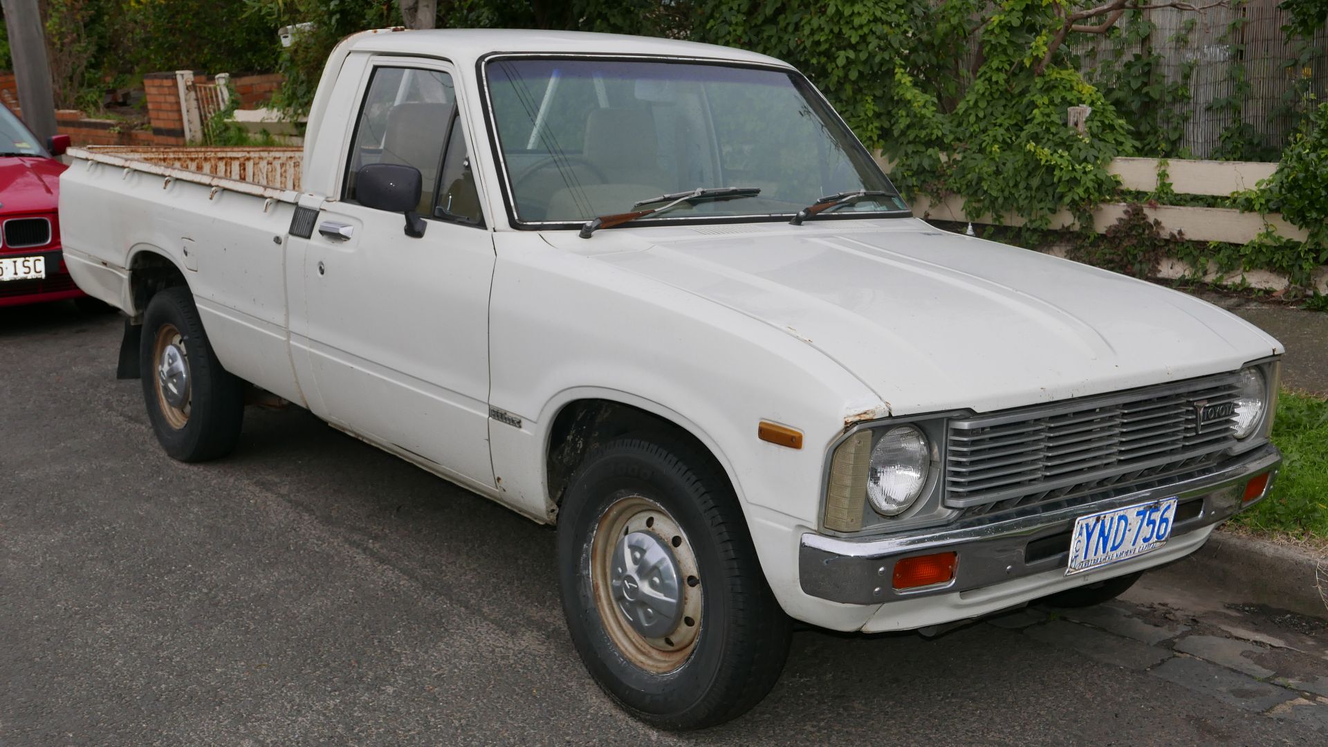File:1981 Toyota HiLux (RN40R) 2-door utility (2015-07-14) 01.jpg