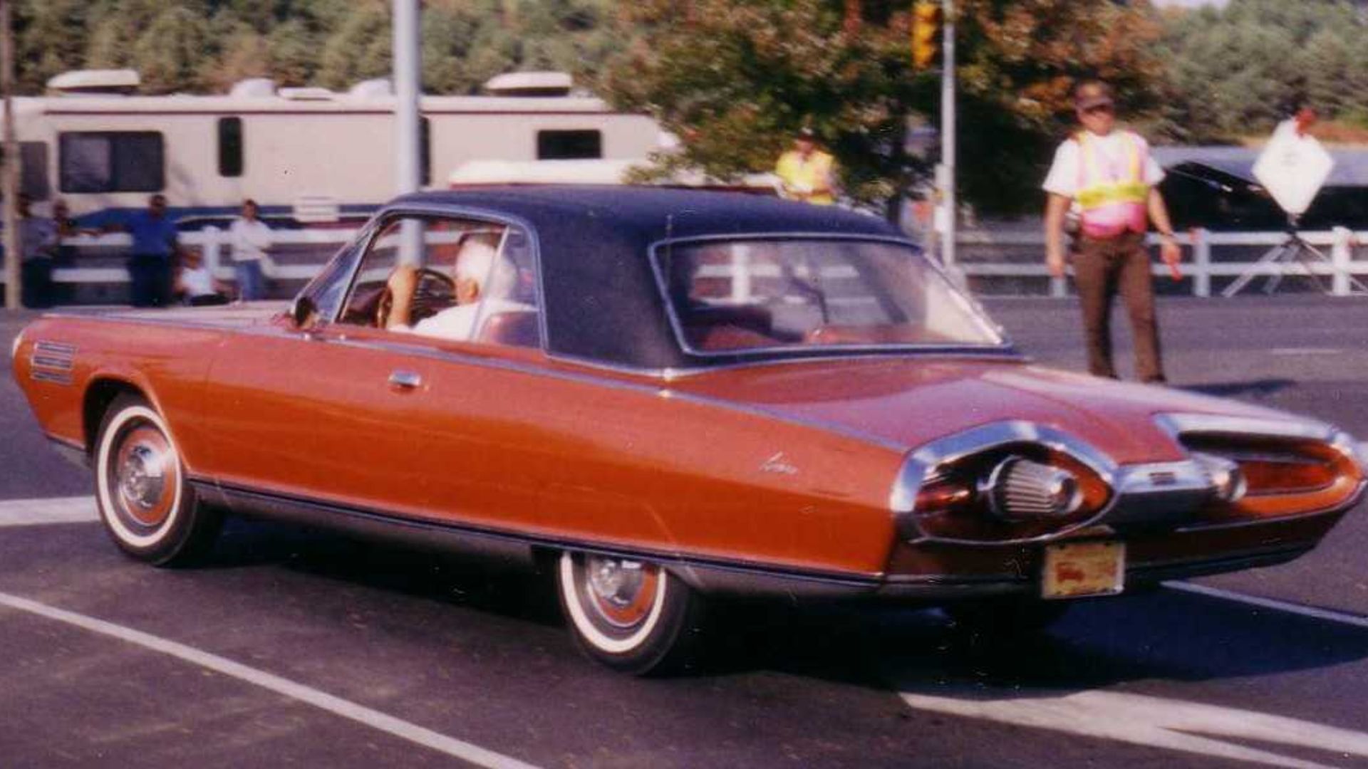 File:1963 Chrysler Turbine in Hershey PA.JPG