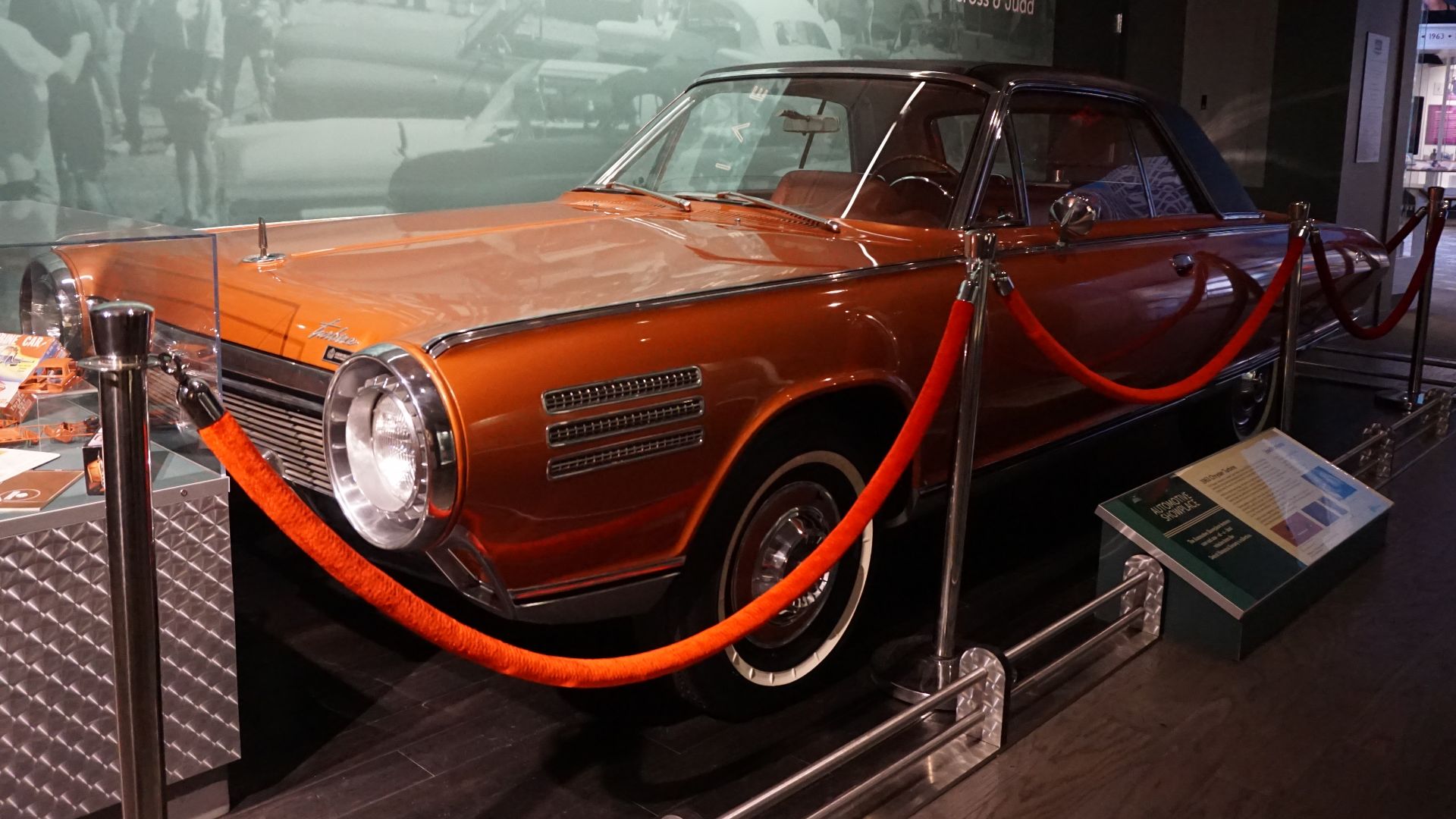 File:Detroit Historical Museum July 2018 19 (1963 Chrysler Turbine).jpg