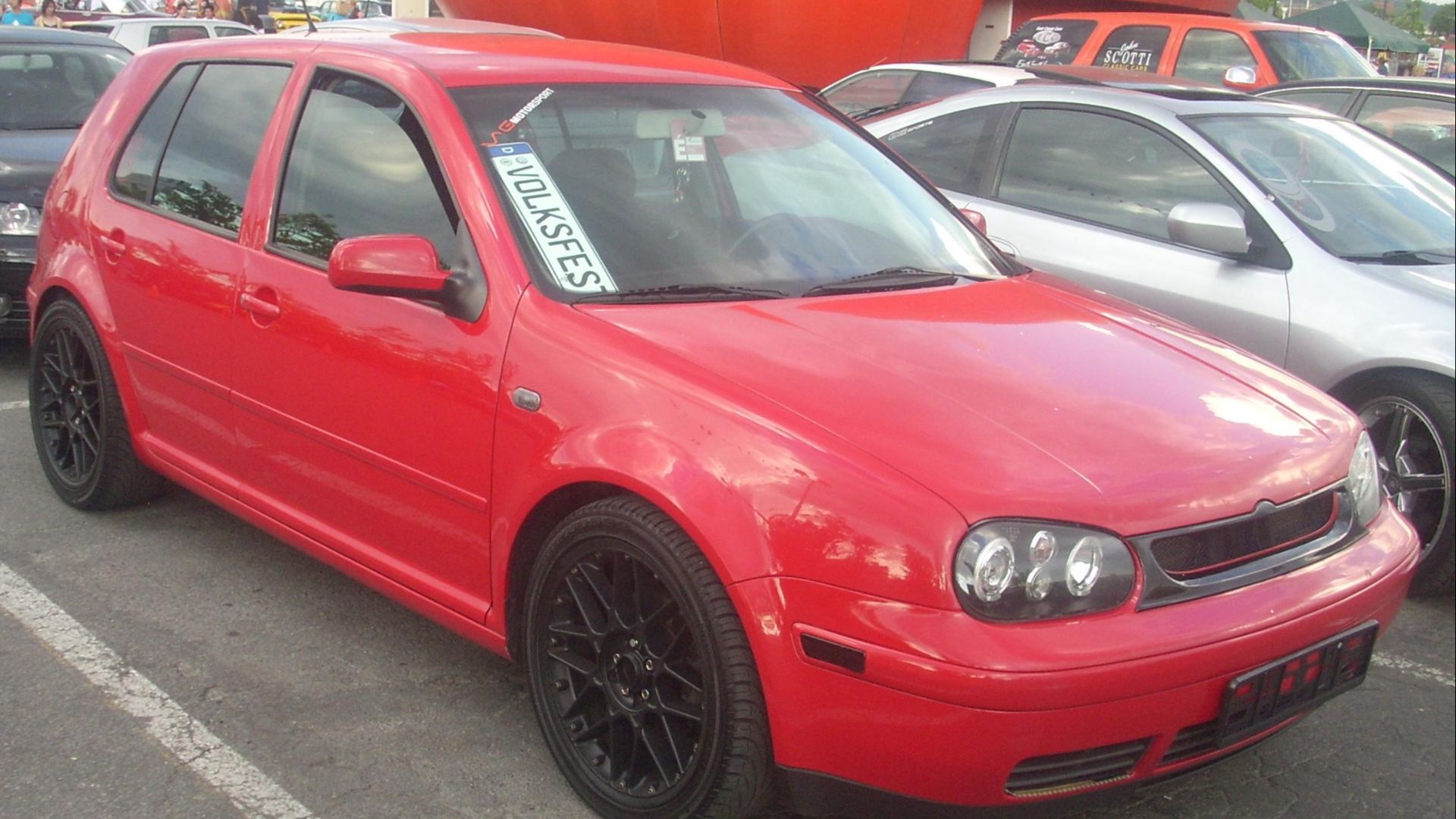 File:Tuned Volkswagen Golf GTI Mk4 5-Door (Orange Julep '10).JPG