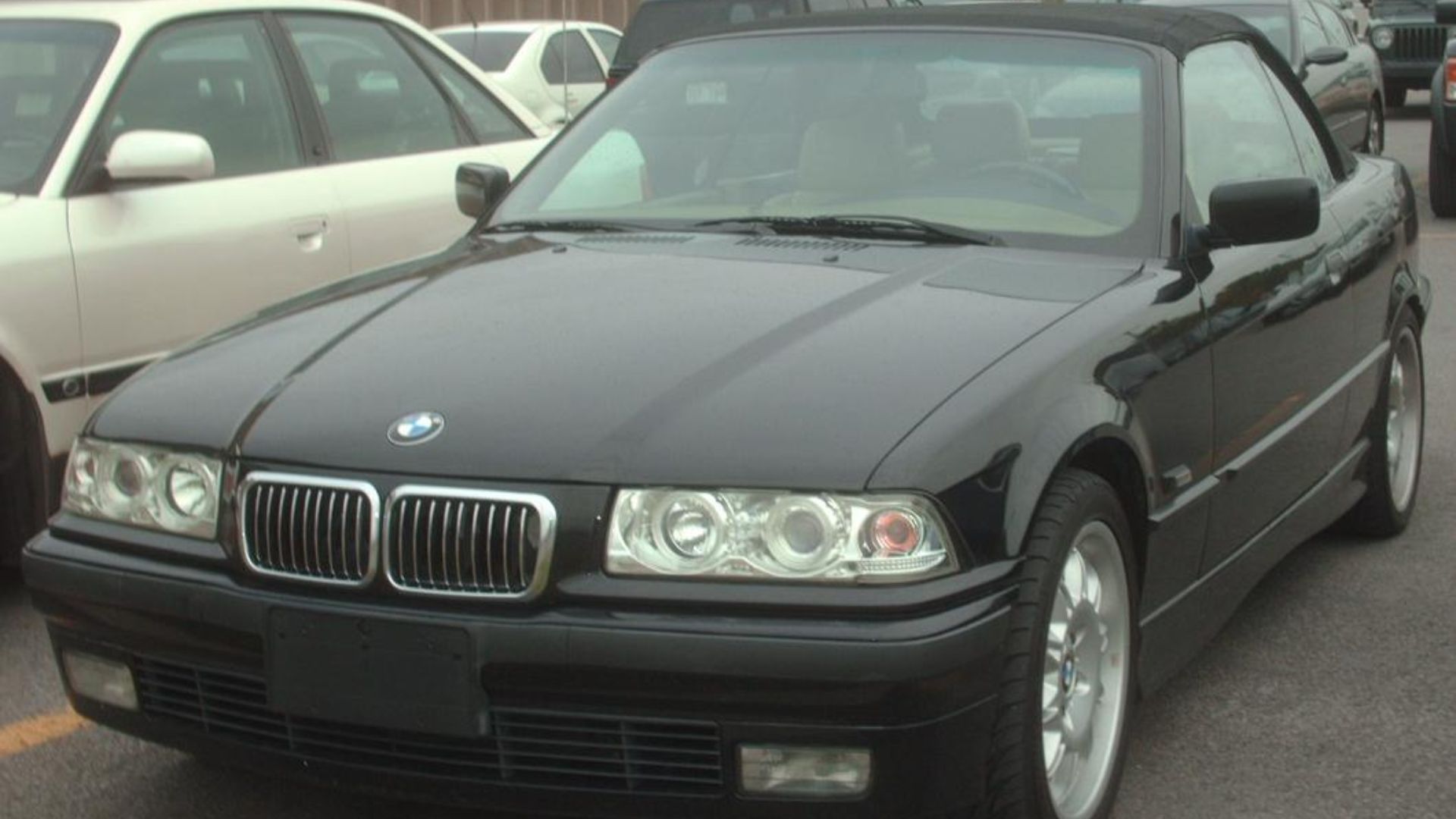 File:'97-'99 BMW E36 Cabrio.jpg