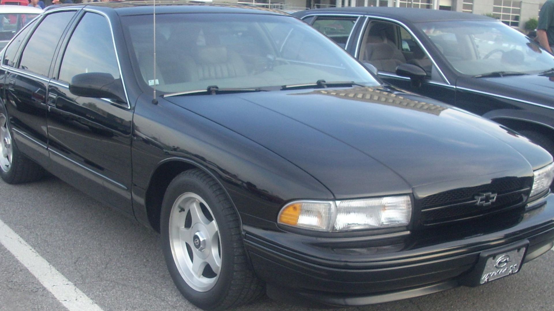 File:'94-'96 Chevrolet Impala SS (Les chauds vendredis '10).jpg
