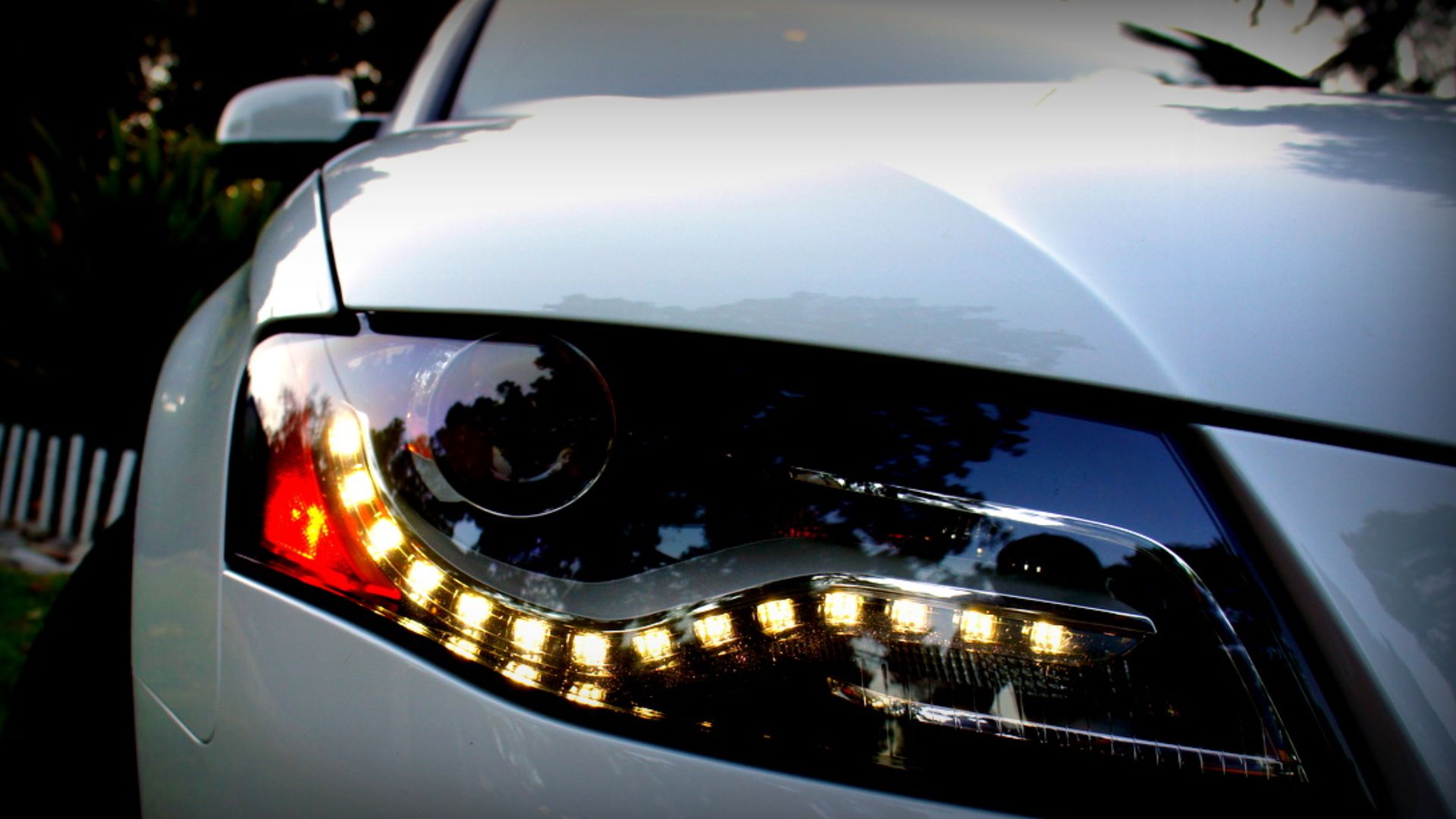 File:Daytime Running Lights - 2012 Audi A4 Quattro (7590861064).jpg