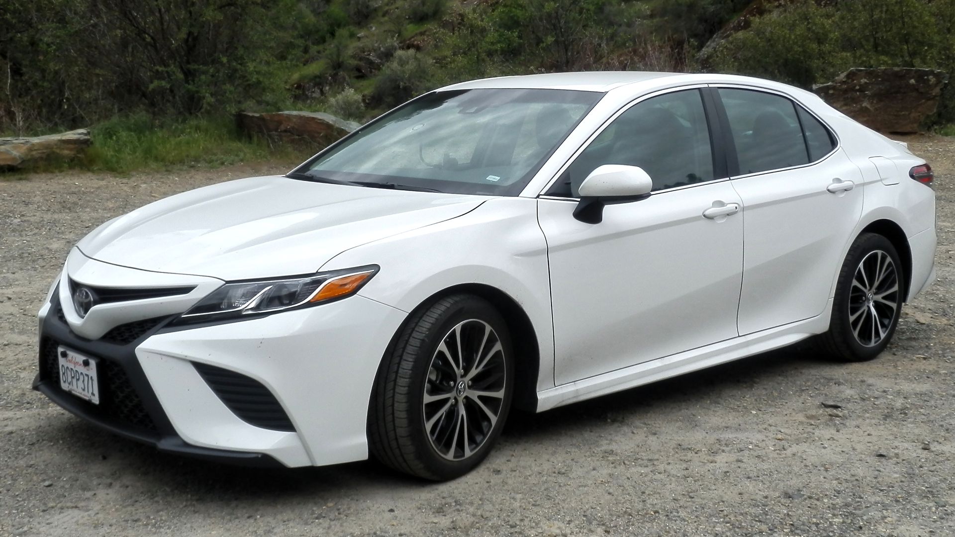 File:Toyota Camry SE P4110367.jpg