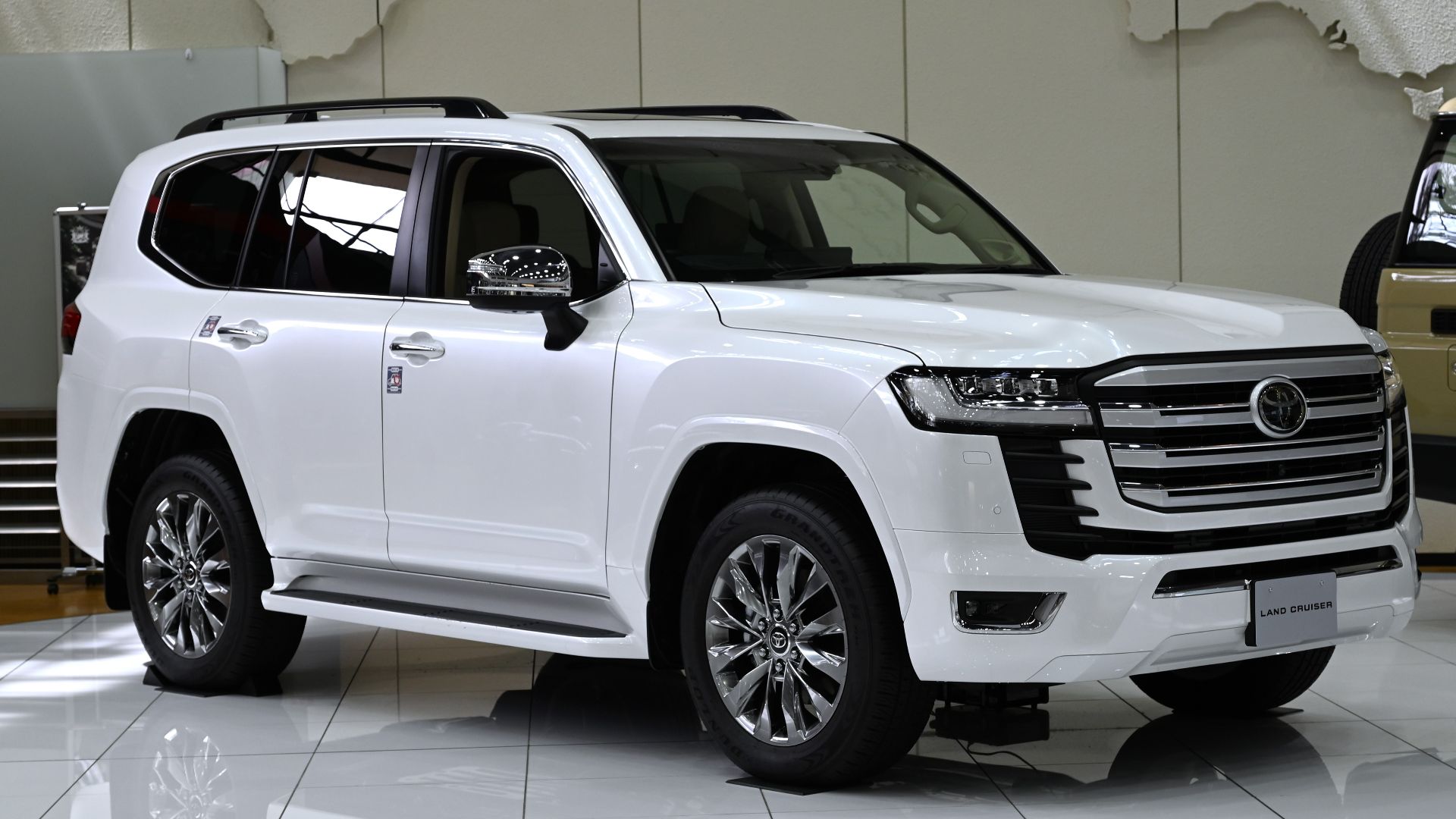 File:2021 Toyota Land Cruieser 300 ZX.jpg