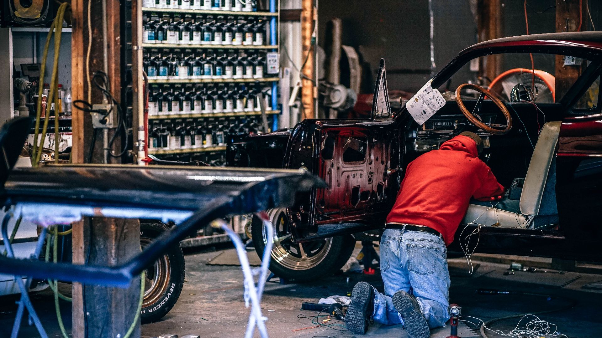 File:Car Restoration Workshop (Unsplash).jpg