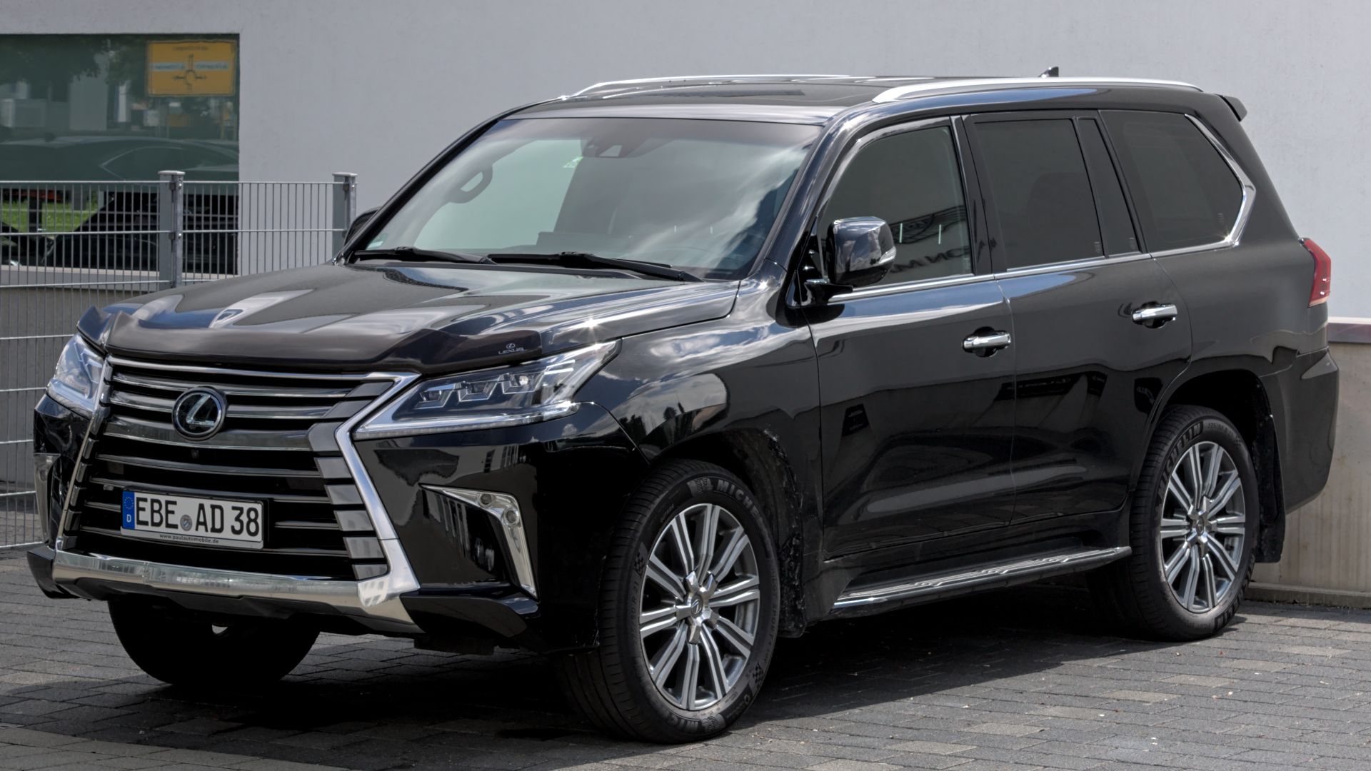 File:Lexus LX 570 (URJ201W) IMG 4913.jpg