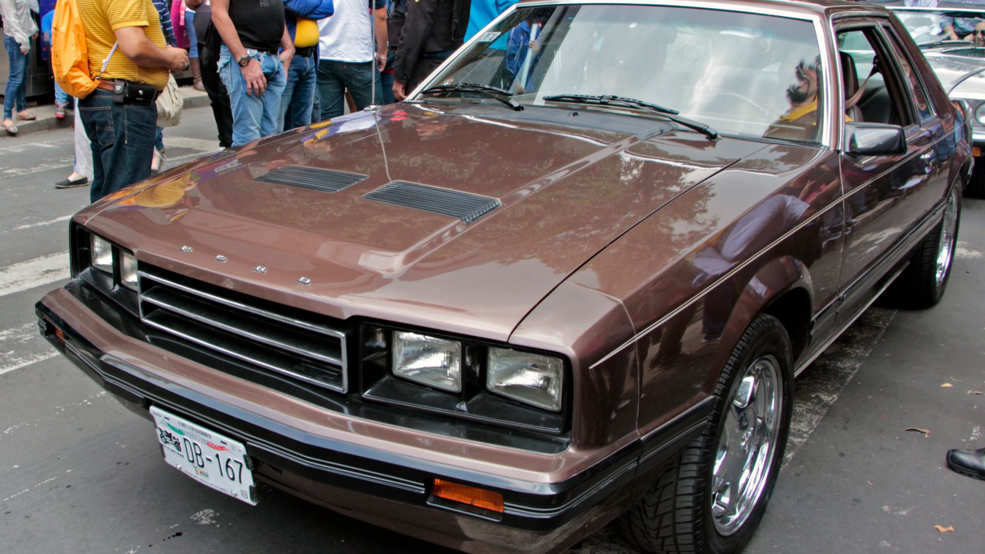 File:1982 or 83 Ford Mustang (México), at the Desfile de autos antiguos 2014.jpg