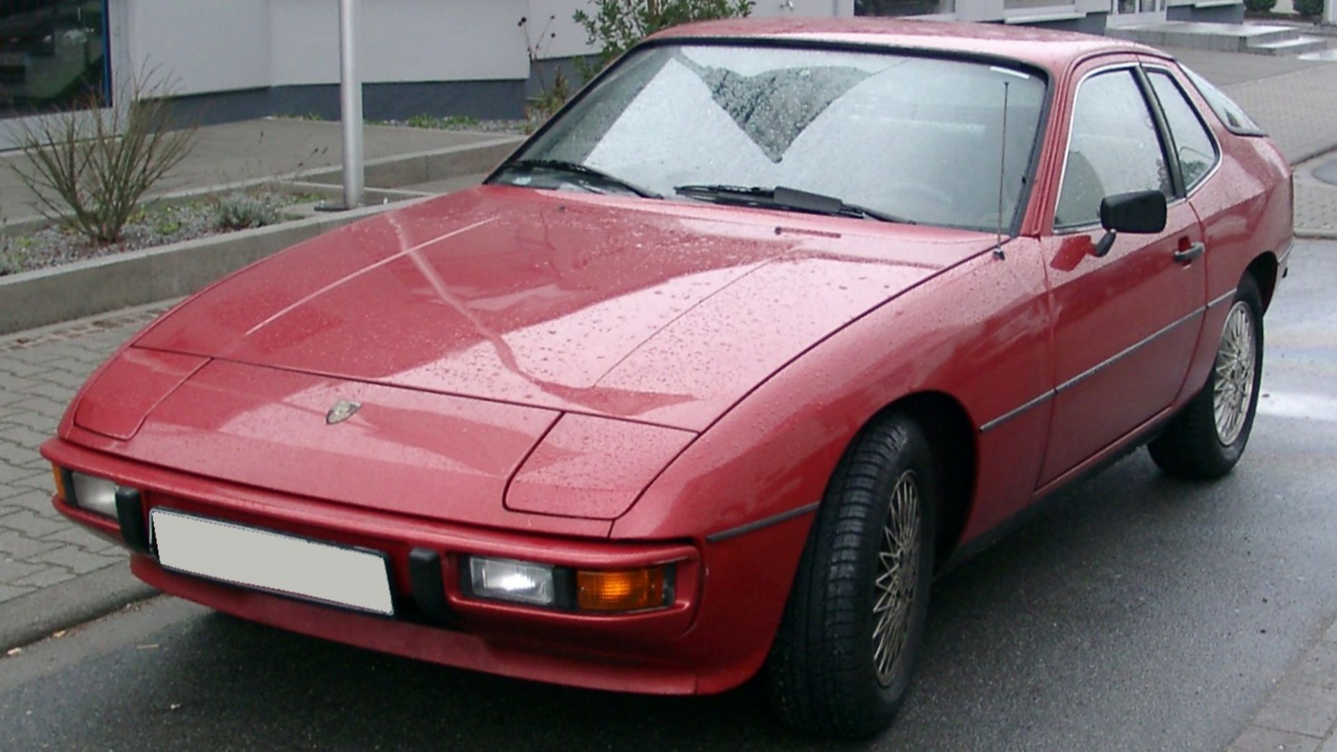 File:Porsche 924 front 20071231.jpg