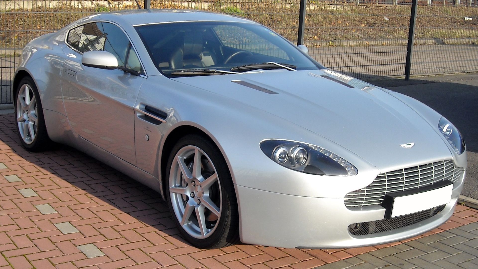 File:Aston Martin V8 Vantage front 20081129.jpg