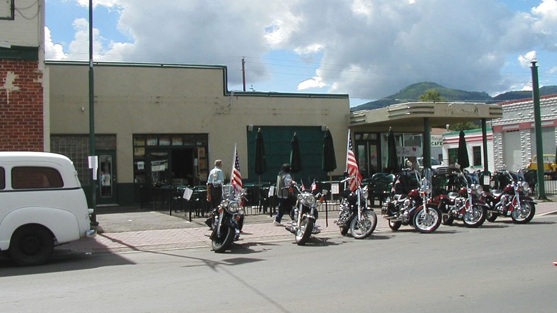 File:Historic Route 66 - A Lineup of Classics - NARA - 7719448.jpg
