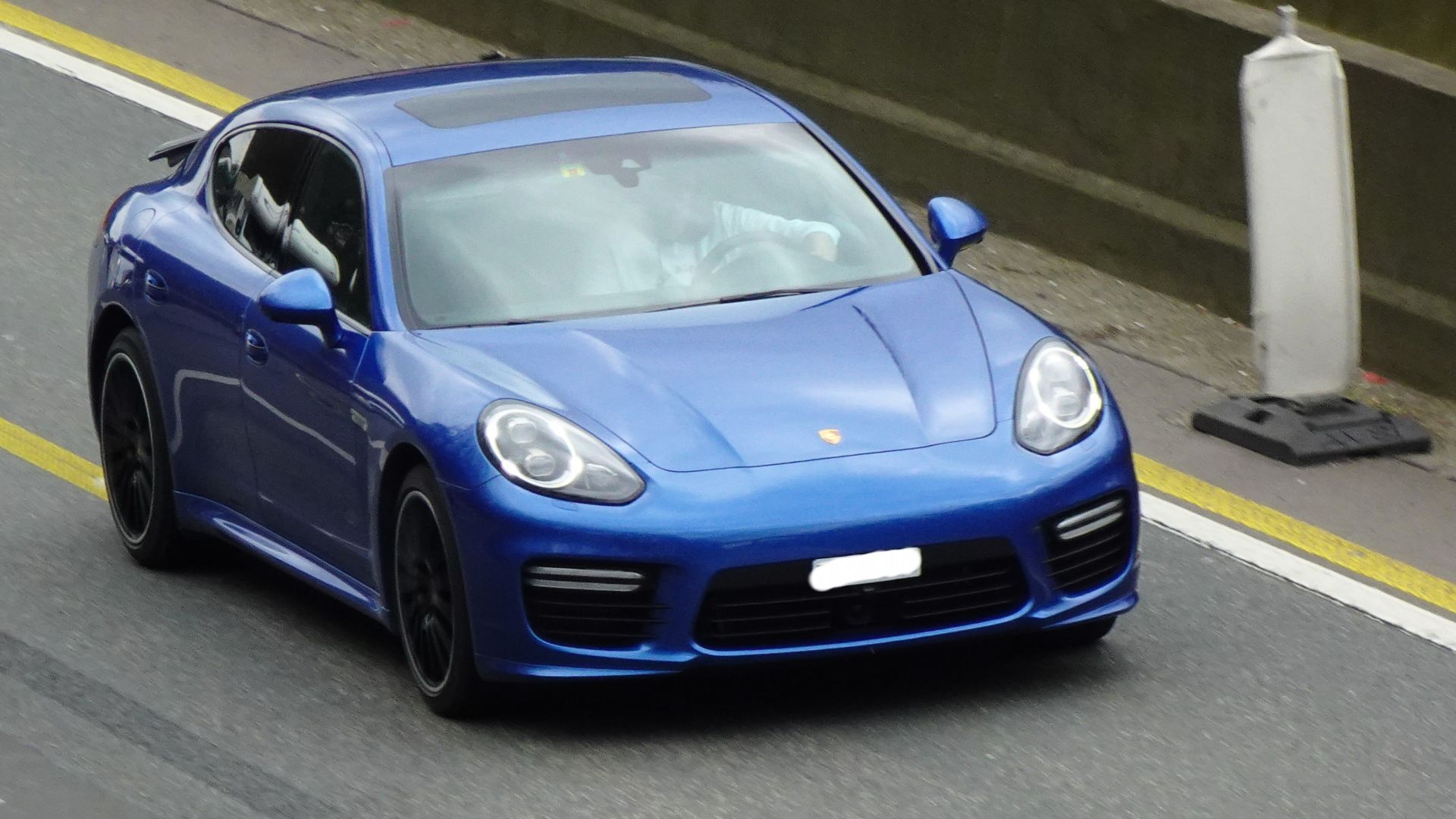 File:Porsche Panamera Turbo (2014) (53049359936).jpg