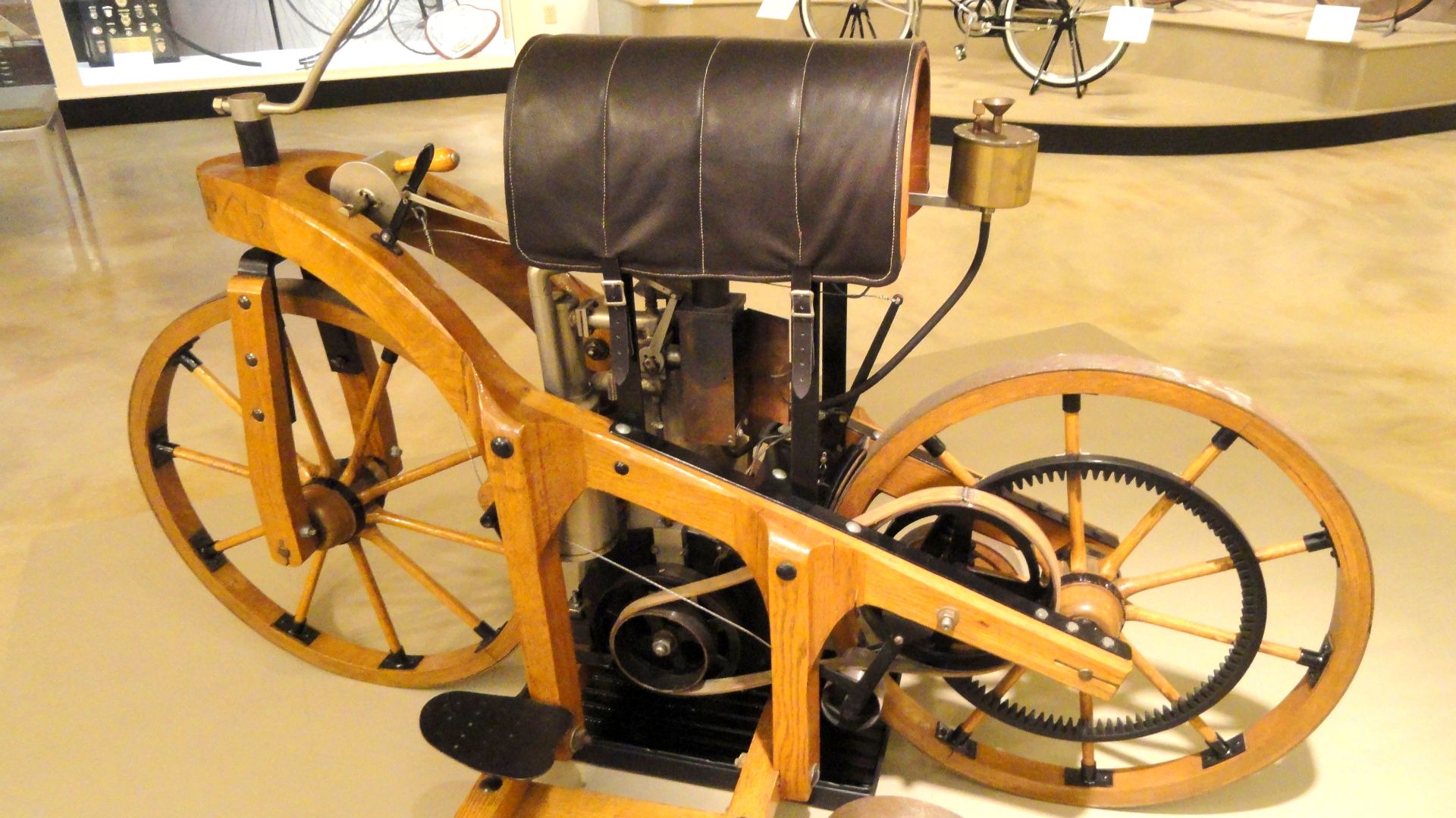 File:1885 Daimler Motorcycle (Reitwagen) replica - Lyman & Merrie Wood Museum of Springfield History - DSC04181.JPG