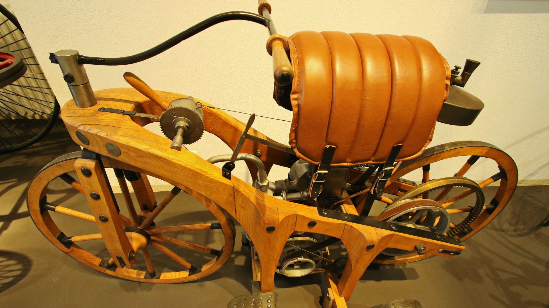 File:Ausstellungsstück im Verkehrsmuseum Dresden IMG 6865WI.jpg