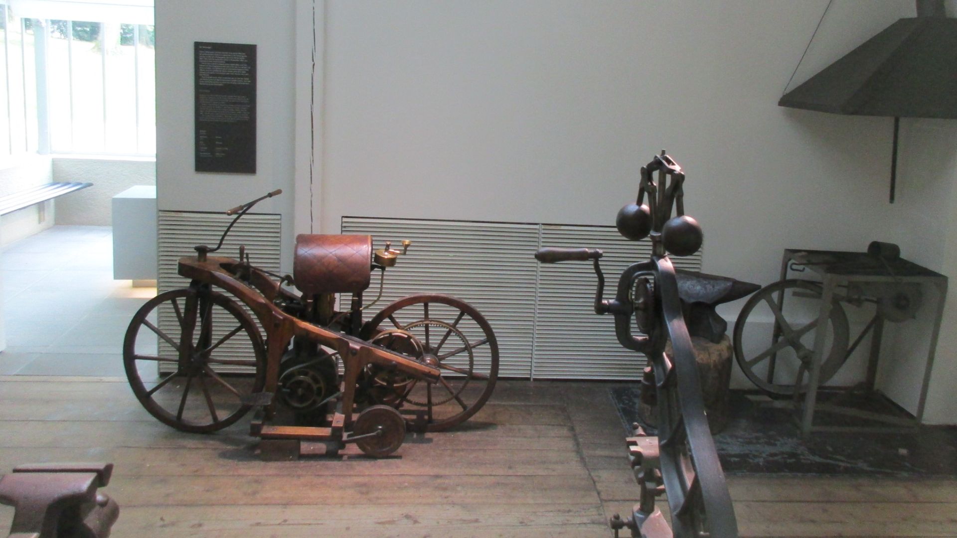 File:Musée Daimler de Stuttgart 031.jpg