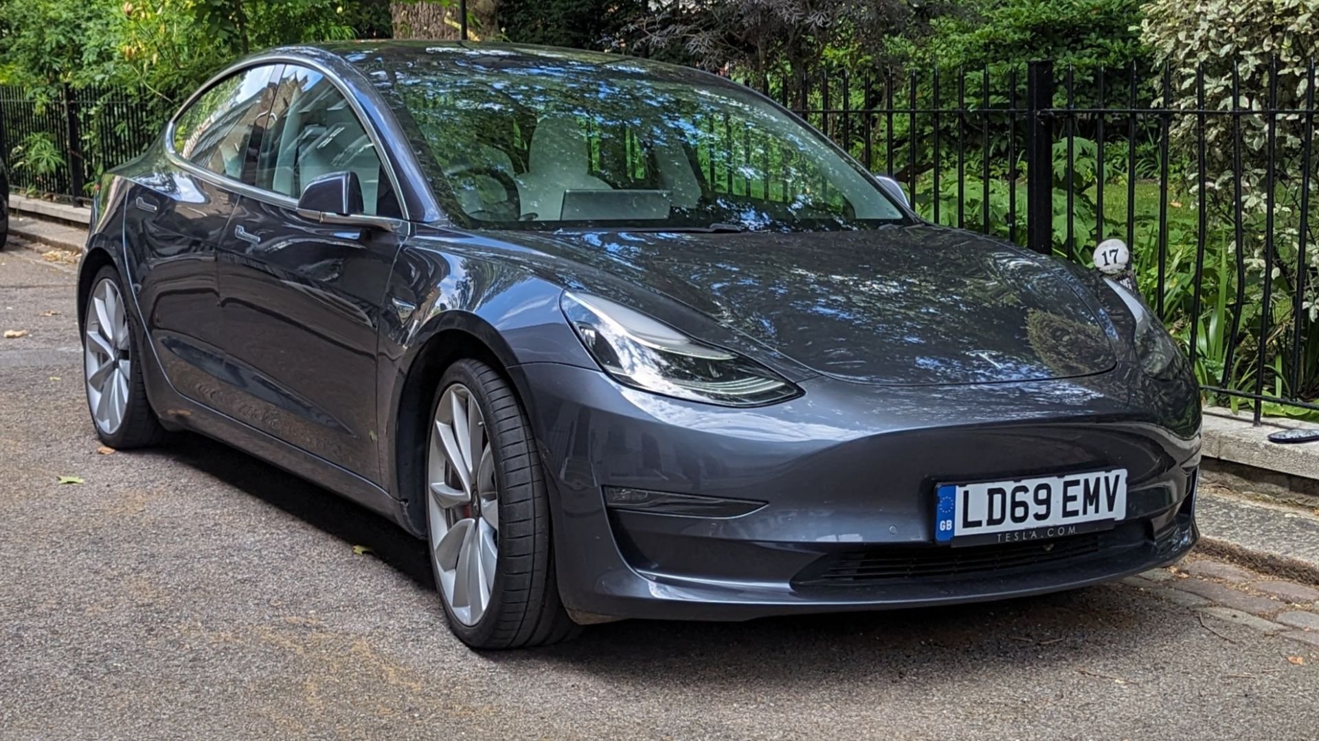 File:2019 Tesla Model 3 Performance AWD.jpg