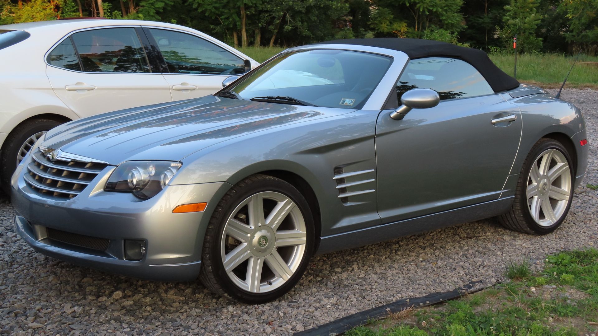 File:2005 Chrysler Crossfire Limited Roadster, front left, 07-13-2023.jpg